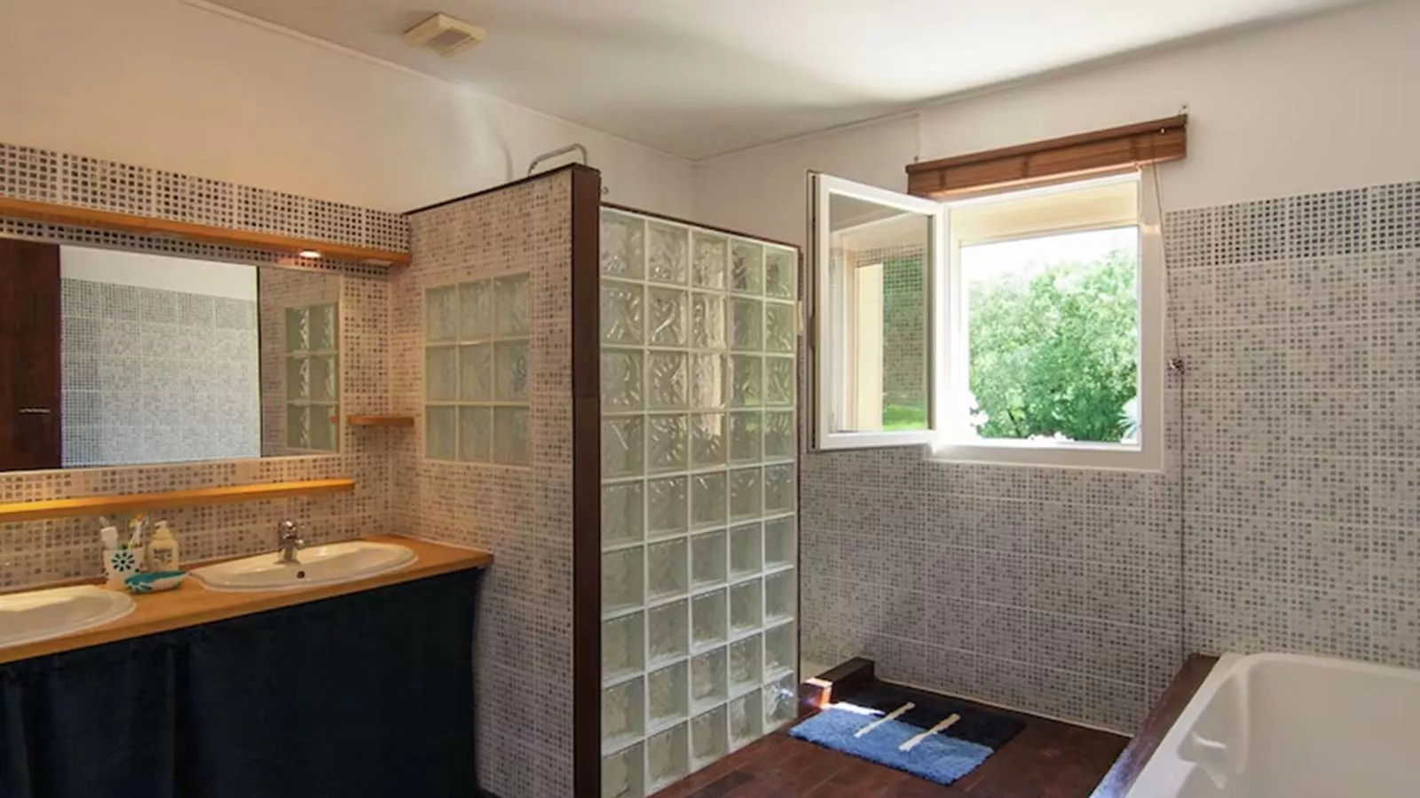 Villa Cethi-Bathroom