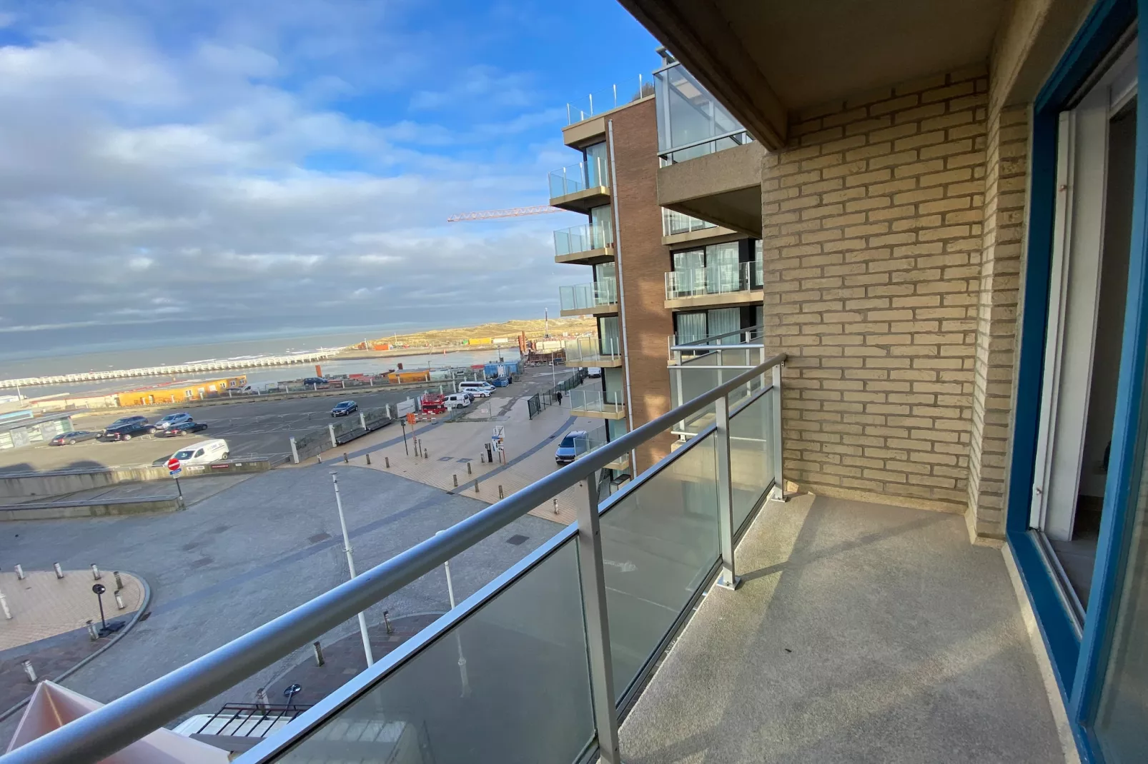 Lotus IV 0303-Terrace balcony