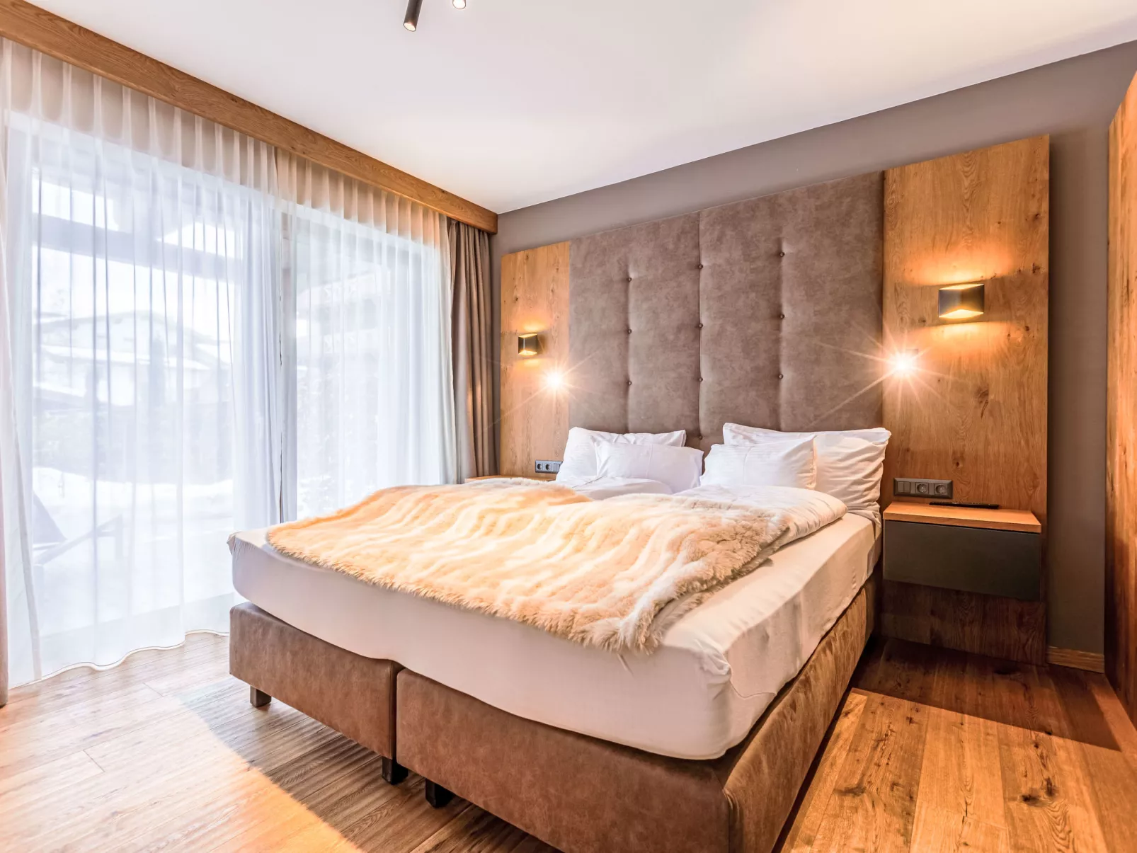 Premium mit 2 Schlafzimmer&Garten-Inside