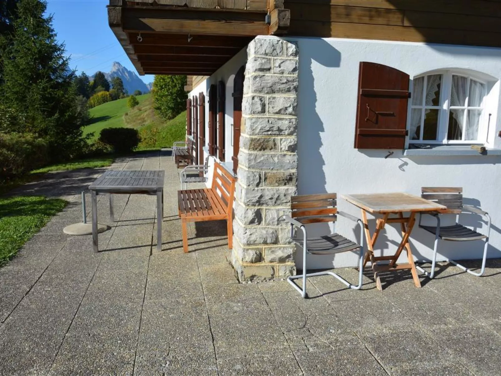 La Ruche, Chalet-Outside