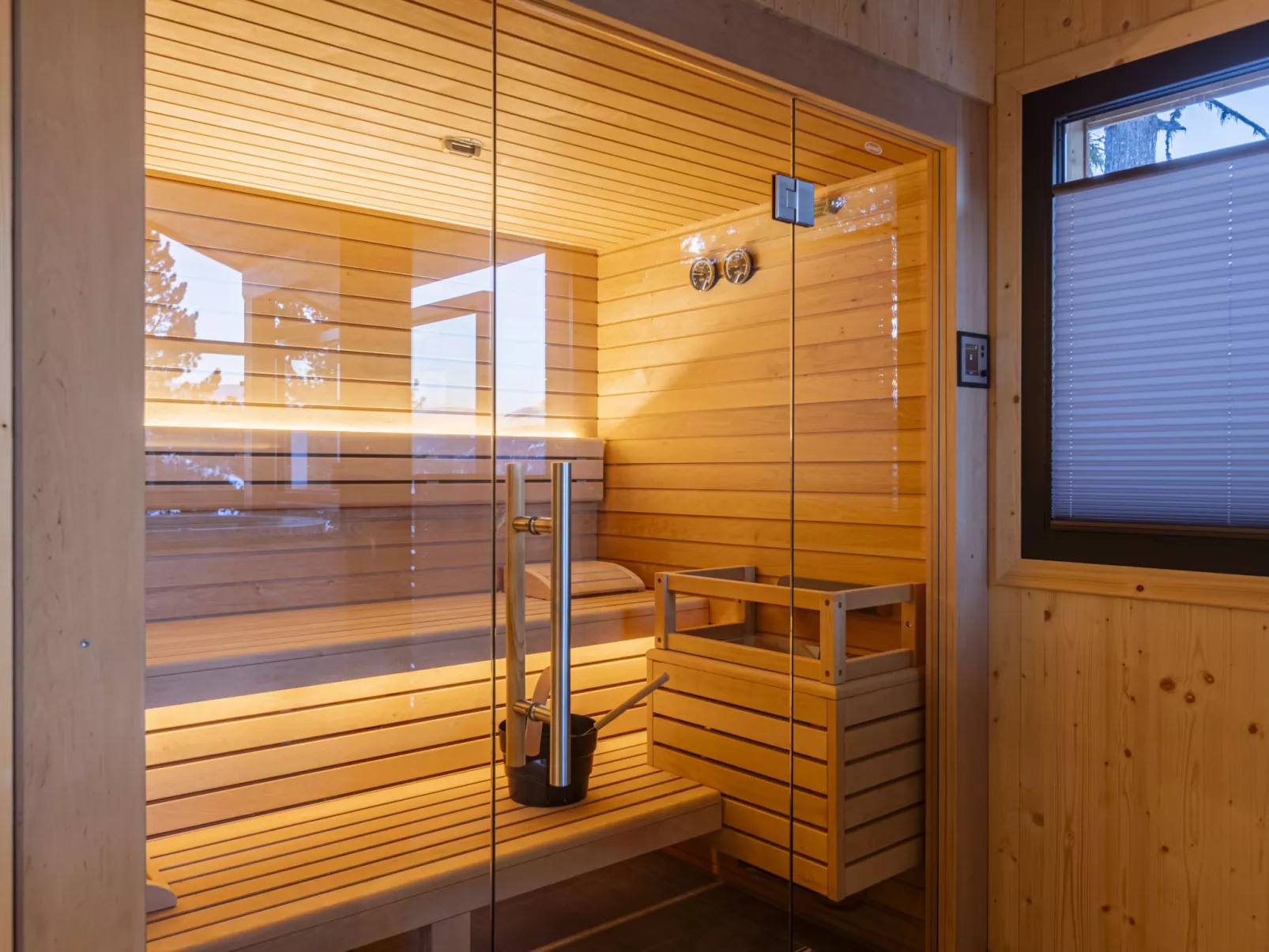 Superior #25 mit Sauna-Inside