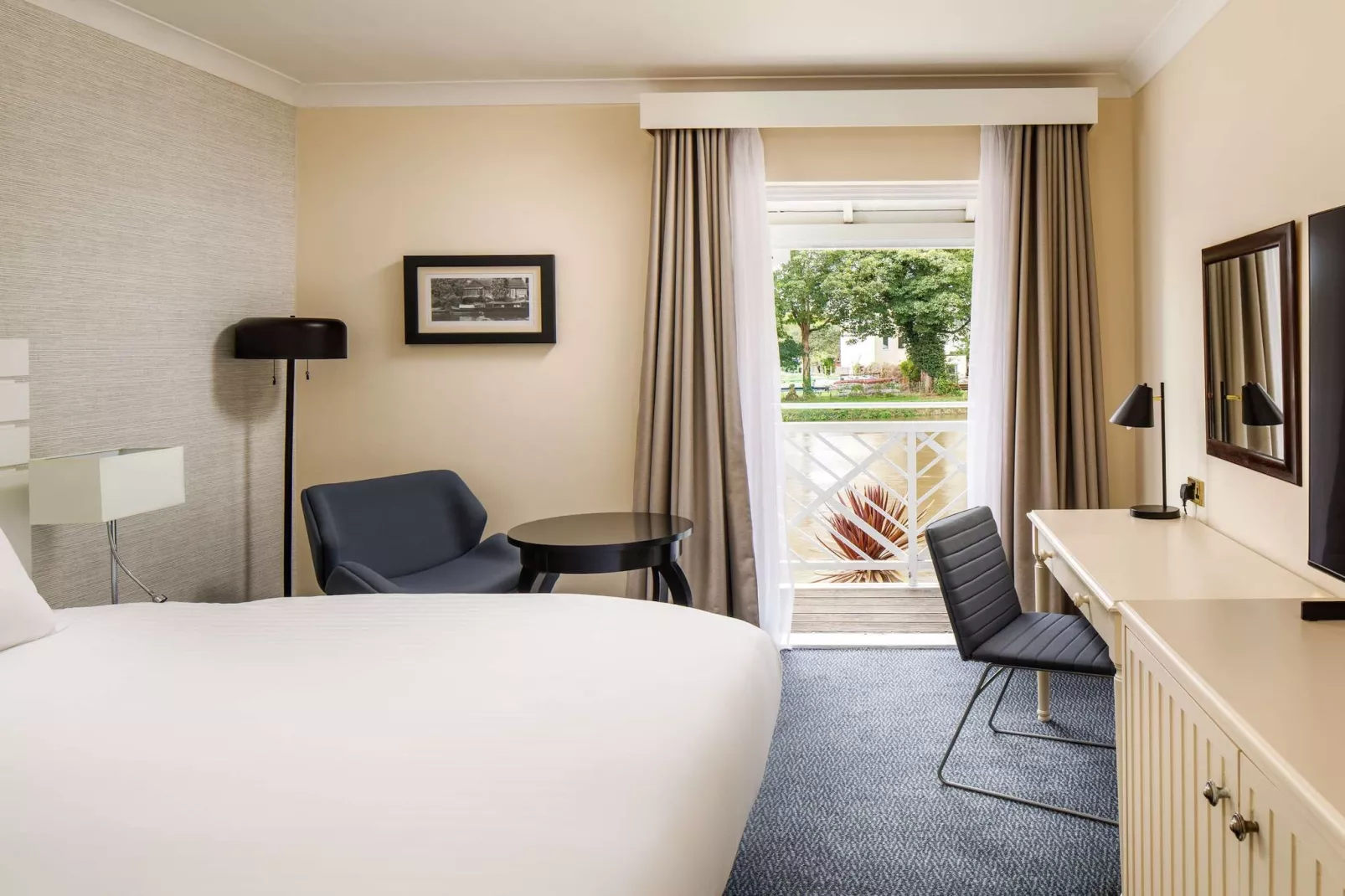 Classic Double River view Staines ex Mercure-Bedroom