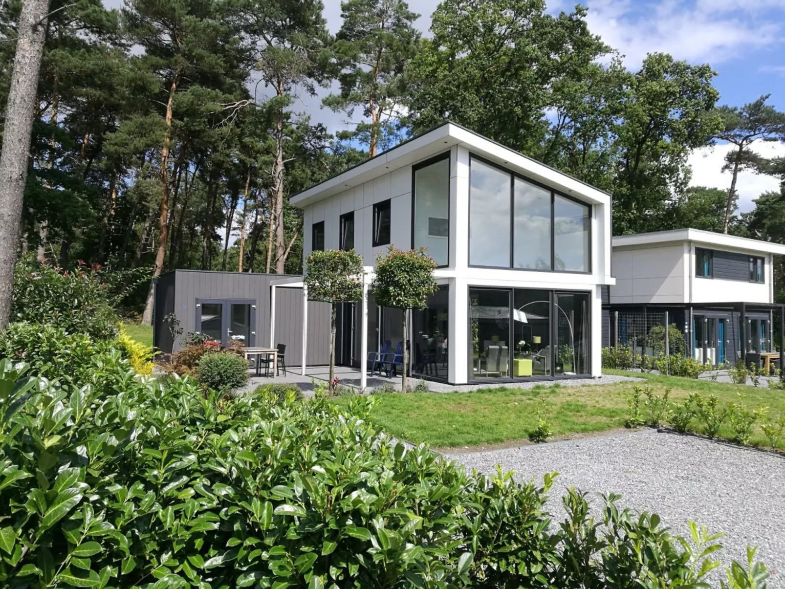 Pavilion l'etage 6-Draußen
