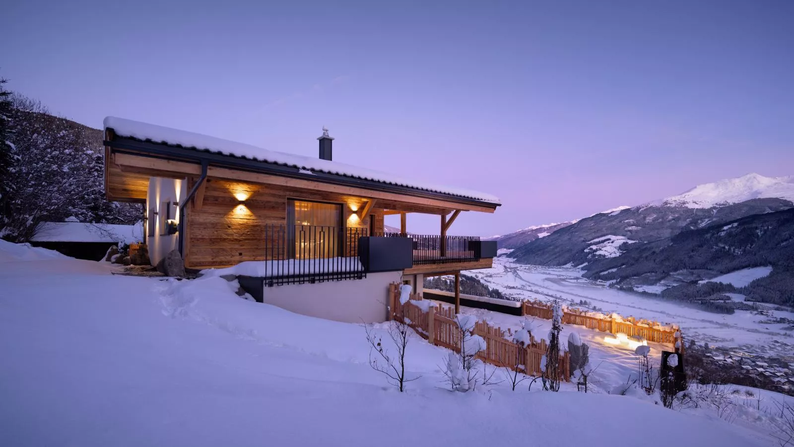 Das Haus am Berg-Exterior winter