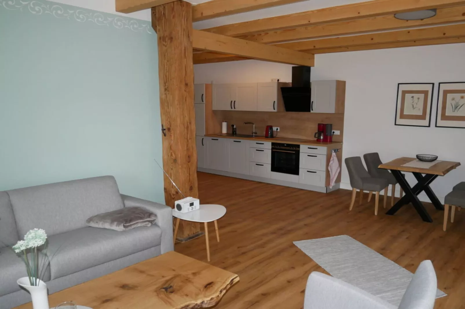 396950-Living room
