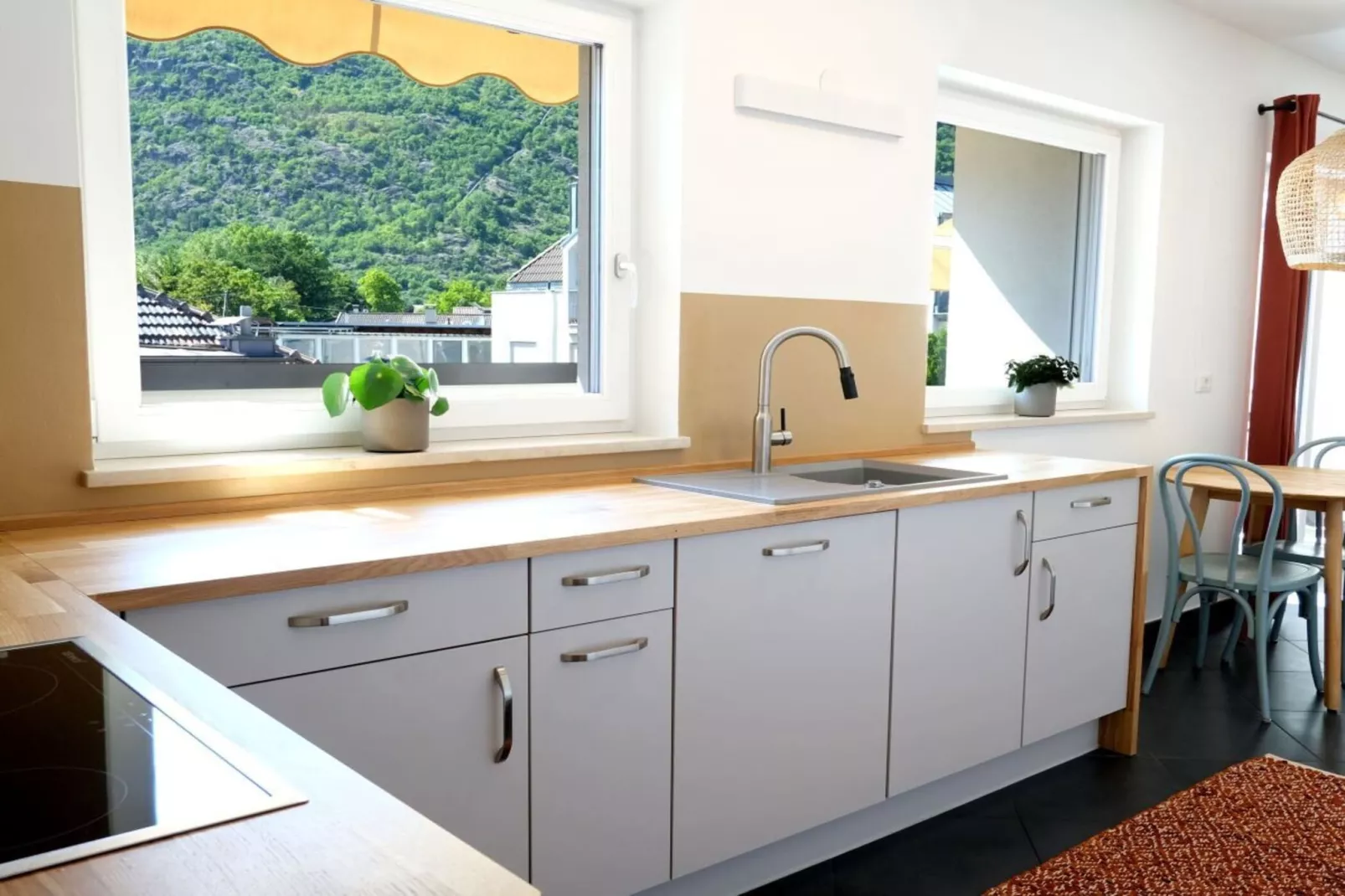 498042-Kitchen
