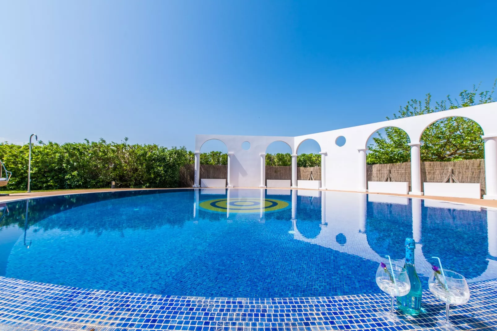 Eden Son Manyo 222-Pool