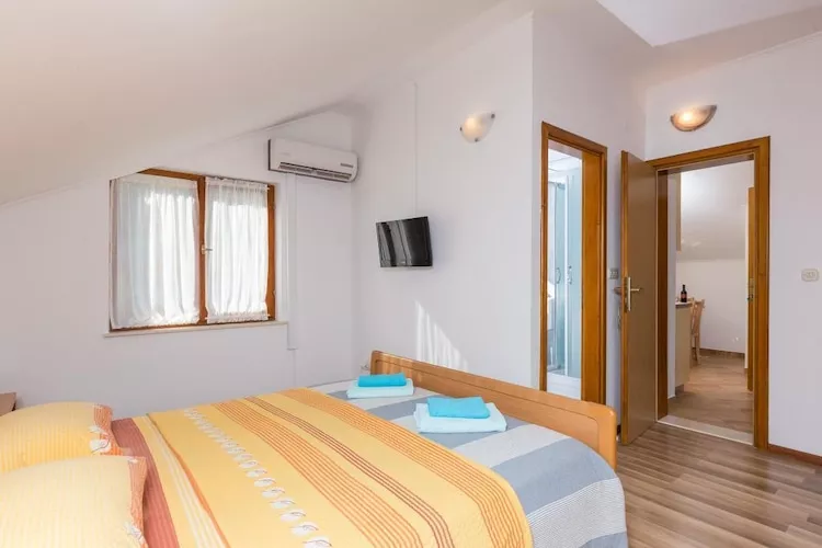 Apartments Memunić - One Bedroom Apartment with Garden View (MALI)-Bedroom