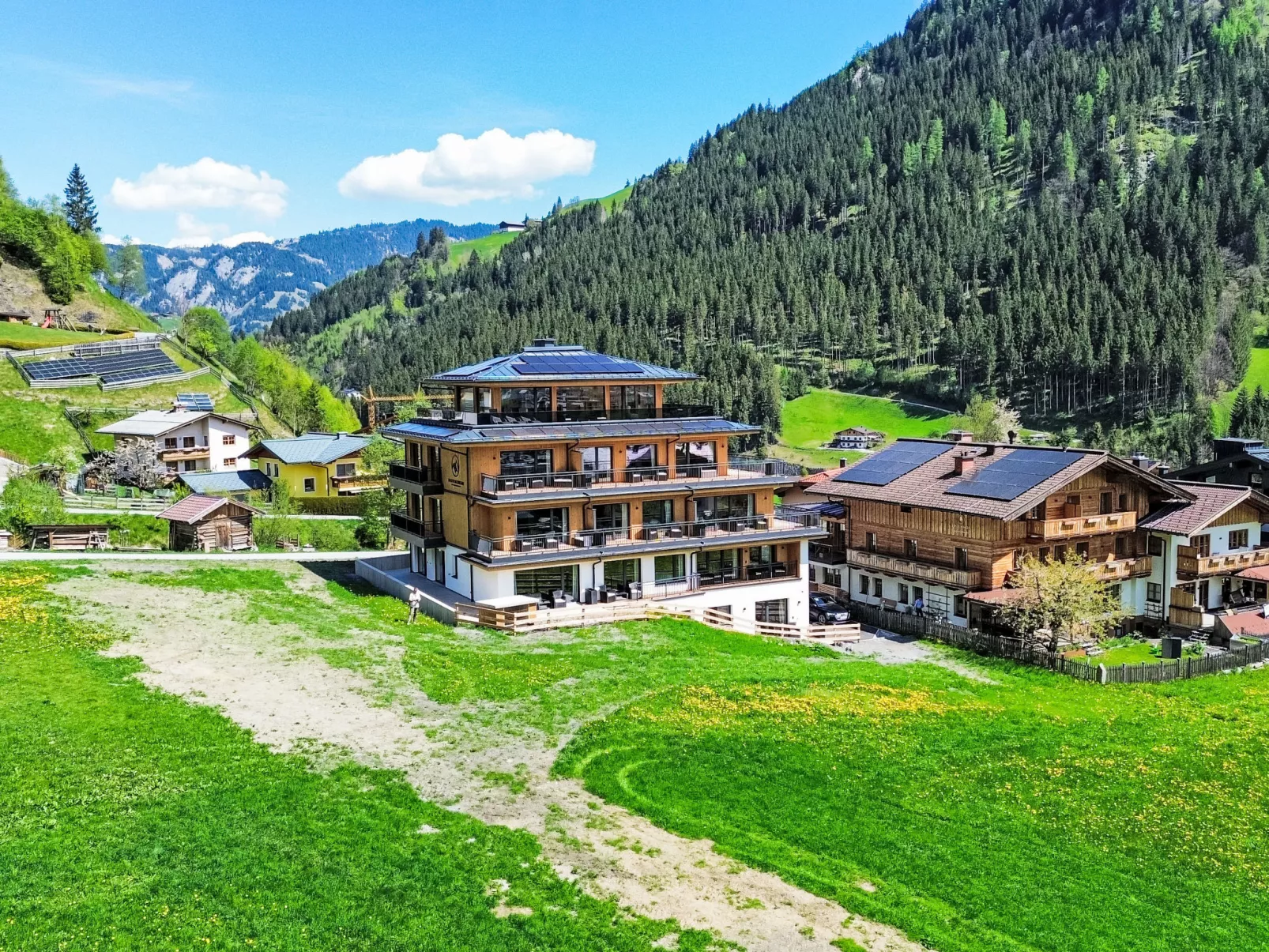 Mountain Suite Nr 201-Outside