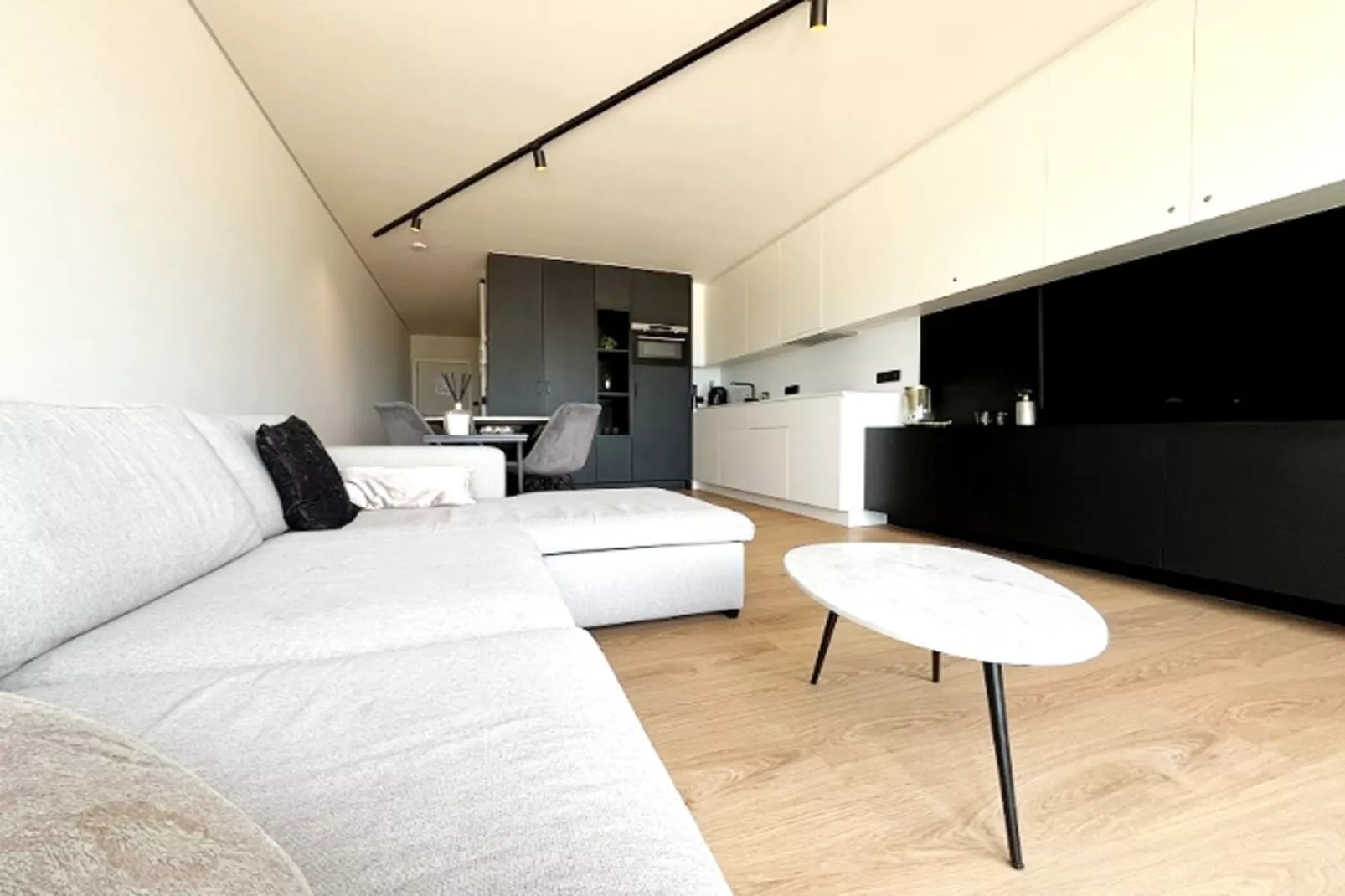 RESIDENTIE CALIFORNIA E4-Living room