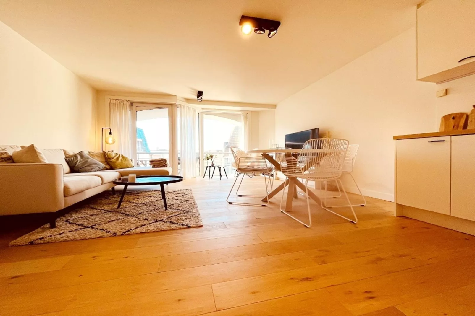 RESIDENTIE ANDREWS 0401-Living room