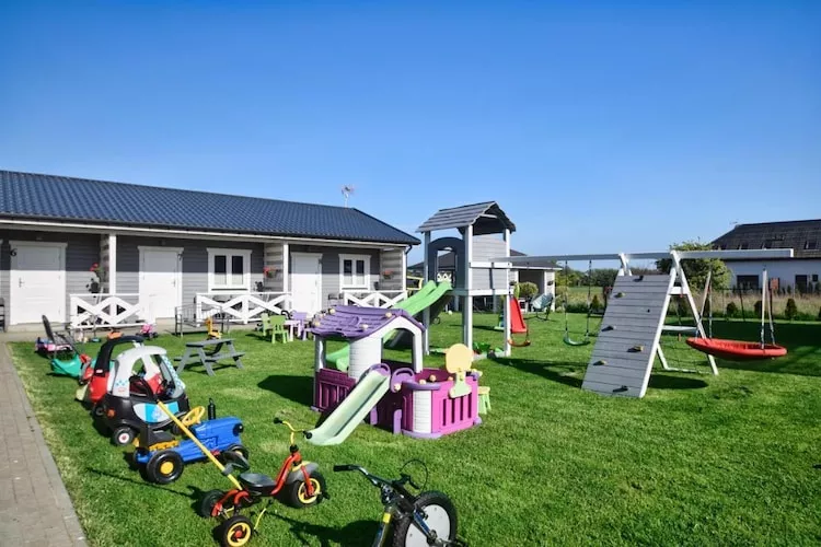 	Parterowe domki wakacyjne dla 5 osób Sarbinowo-Jardin d'été