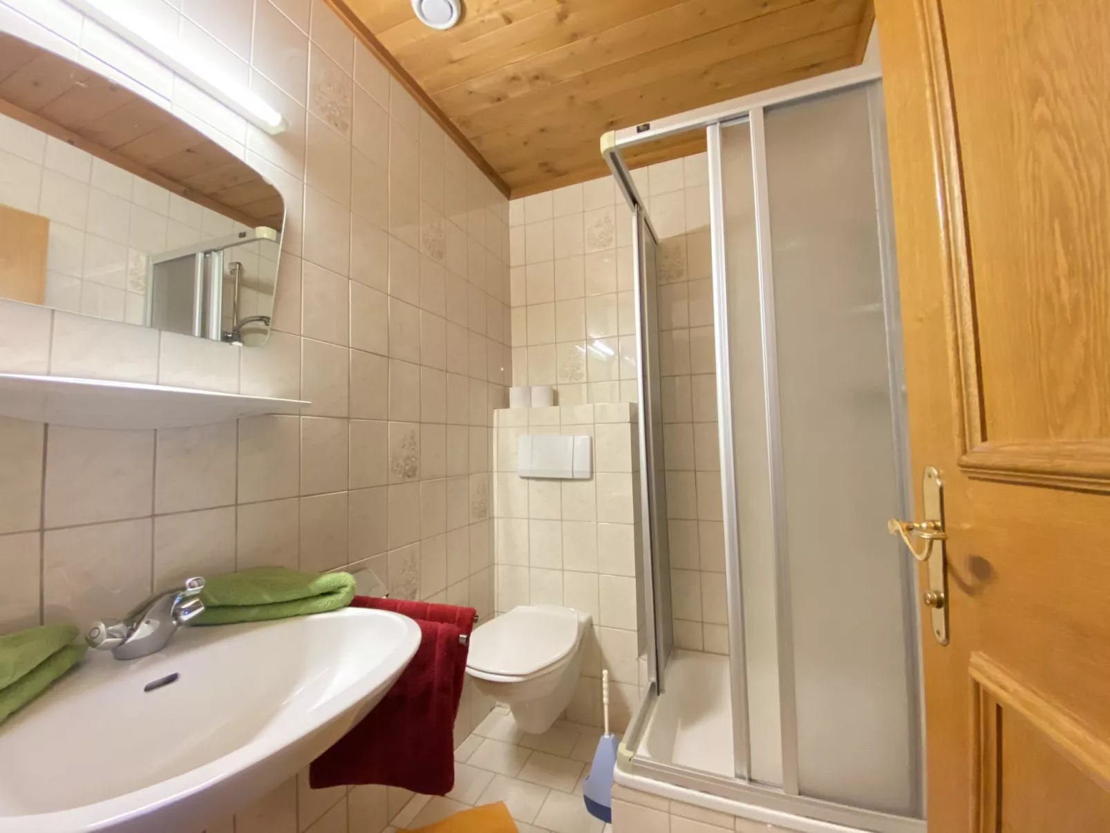 INT3 2 Raum max. 4 Personen A5-Inside