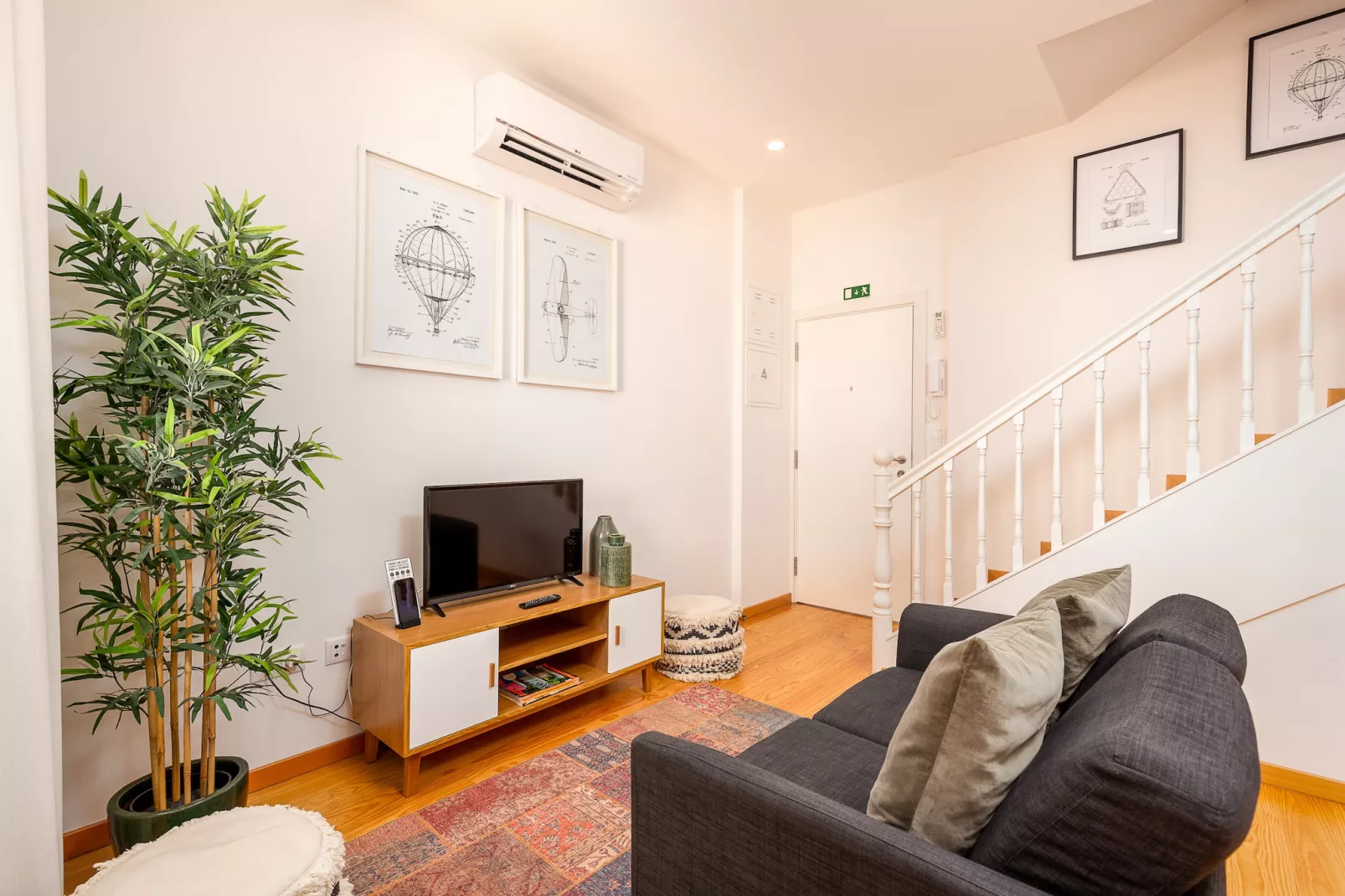 YOUROPO - Cosy 6-Living room