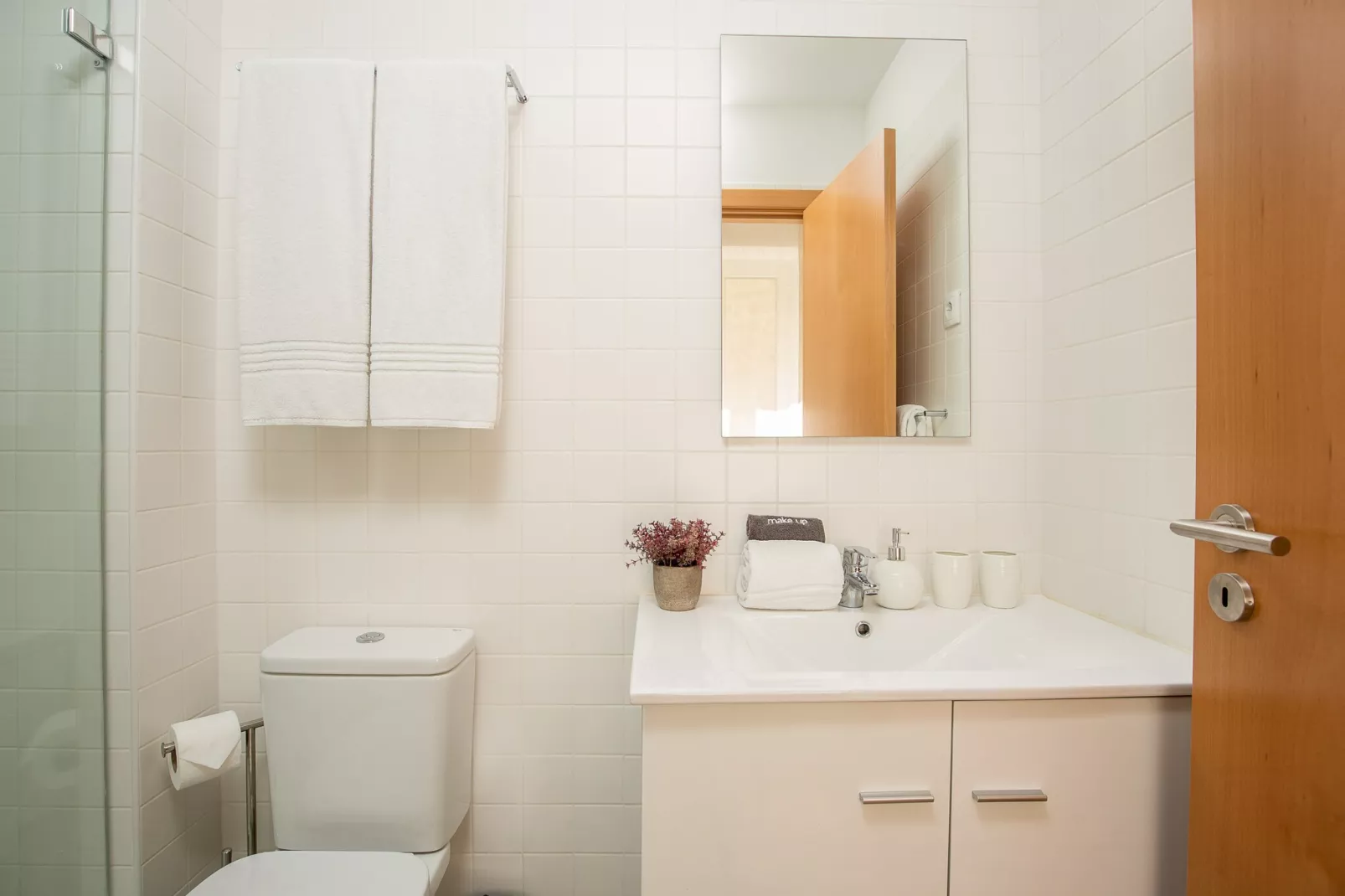 YOUROPO - Cosy 2-Bathroom