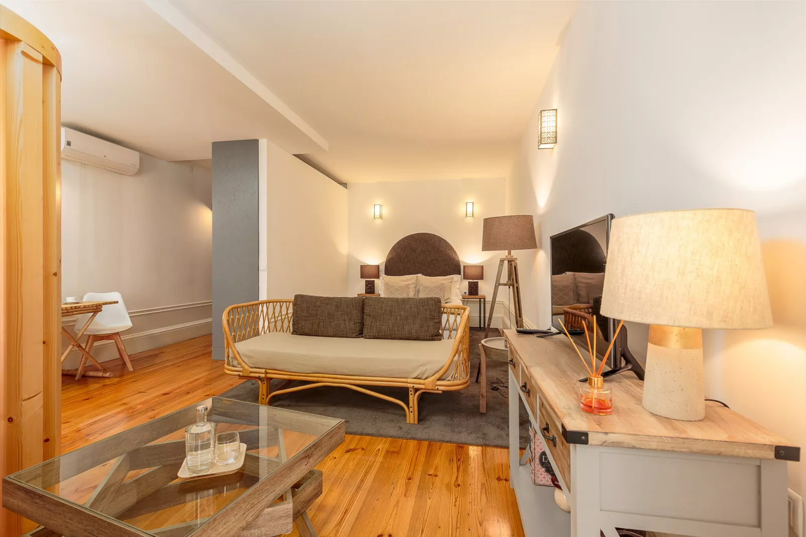 YOUROPO - Stories  1T-Living room