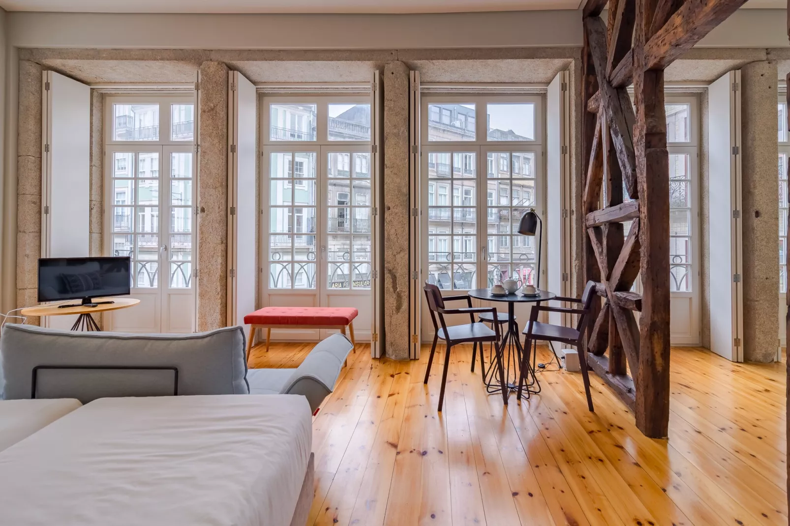 YOUROPO - City Center 2-Living room