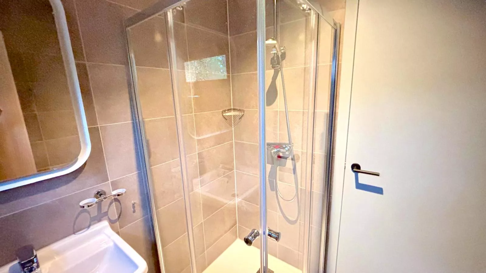 Cabin 22-Bathroom