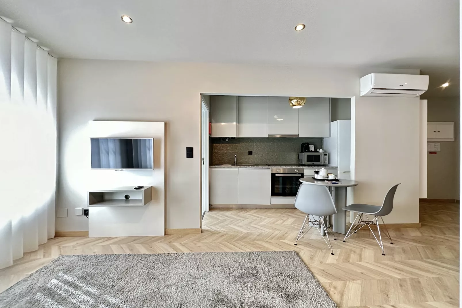 YOUROPO - Capela 2-Living room