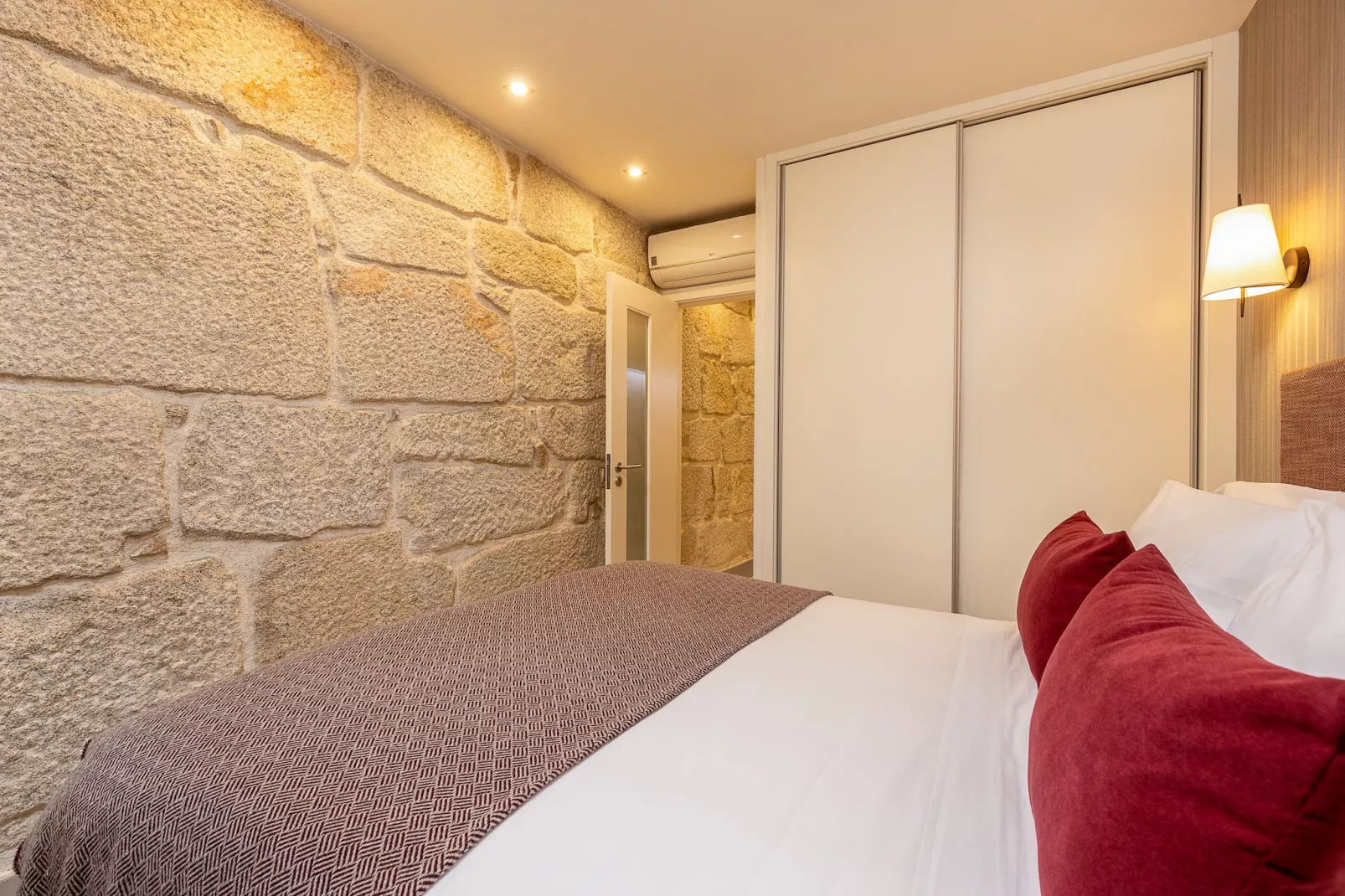 YOUROPO - Ribeira Porto 0-Bedroom