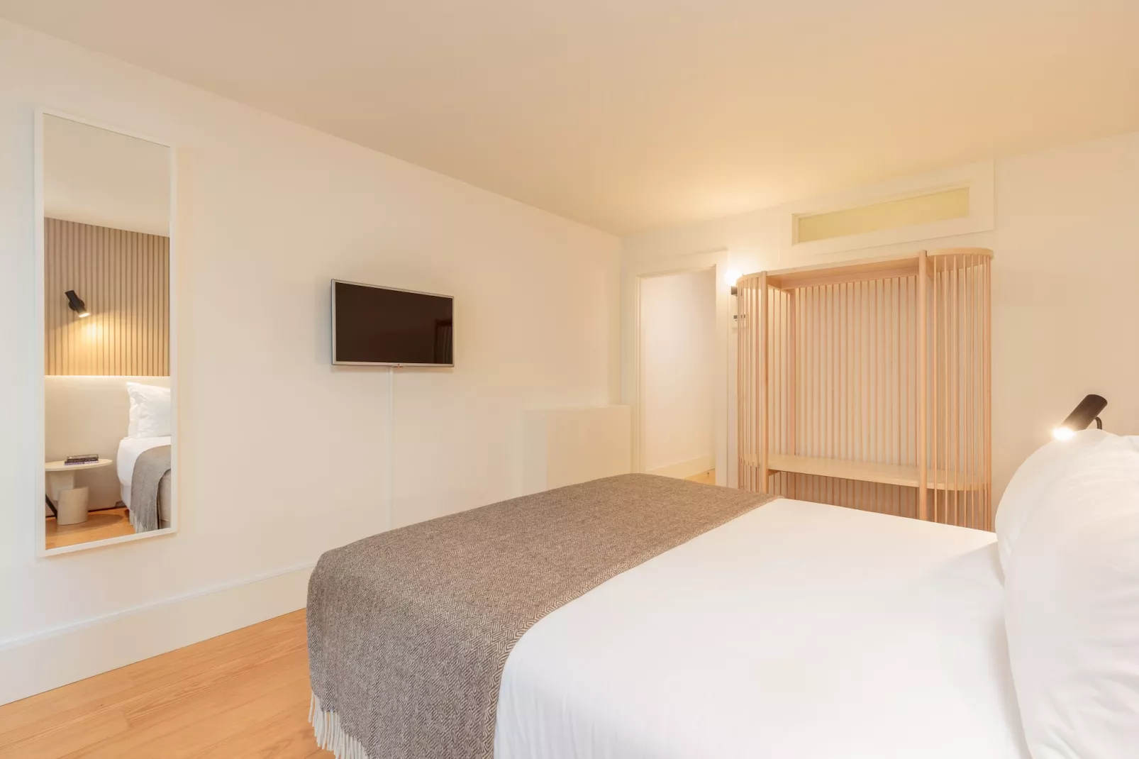 YOUROPO - Flores S-Bedroom