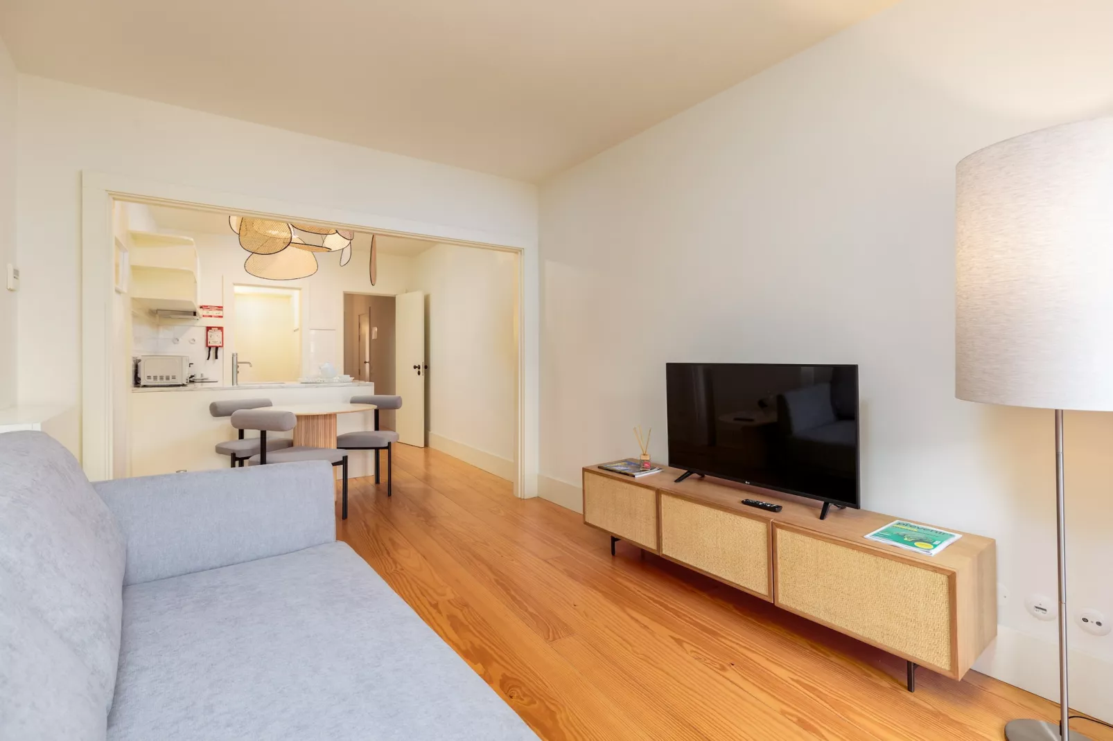 YOUROPO - Flores M-Living room