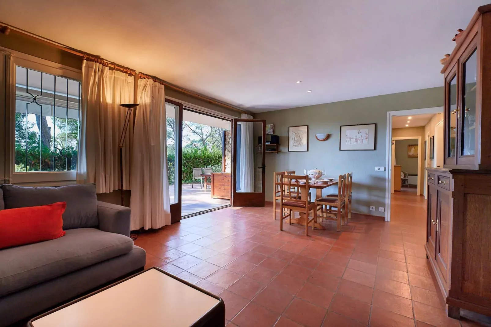 Cliper L-1-Living room