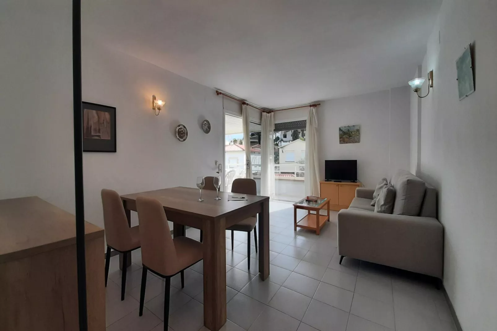 Open Pals - T-Dining room