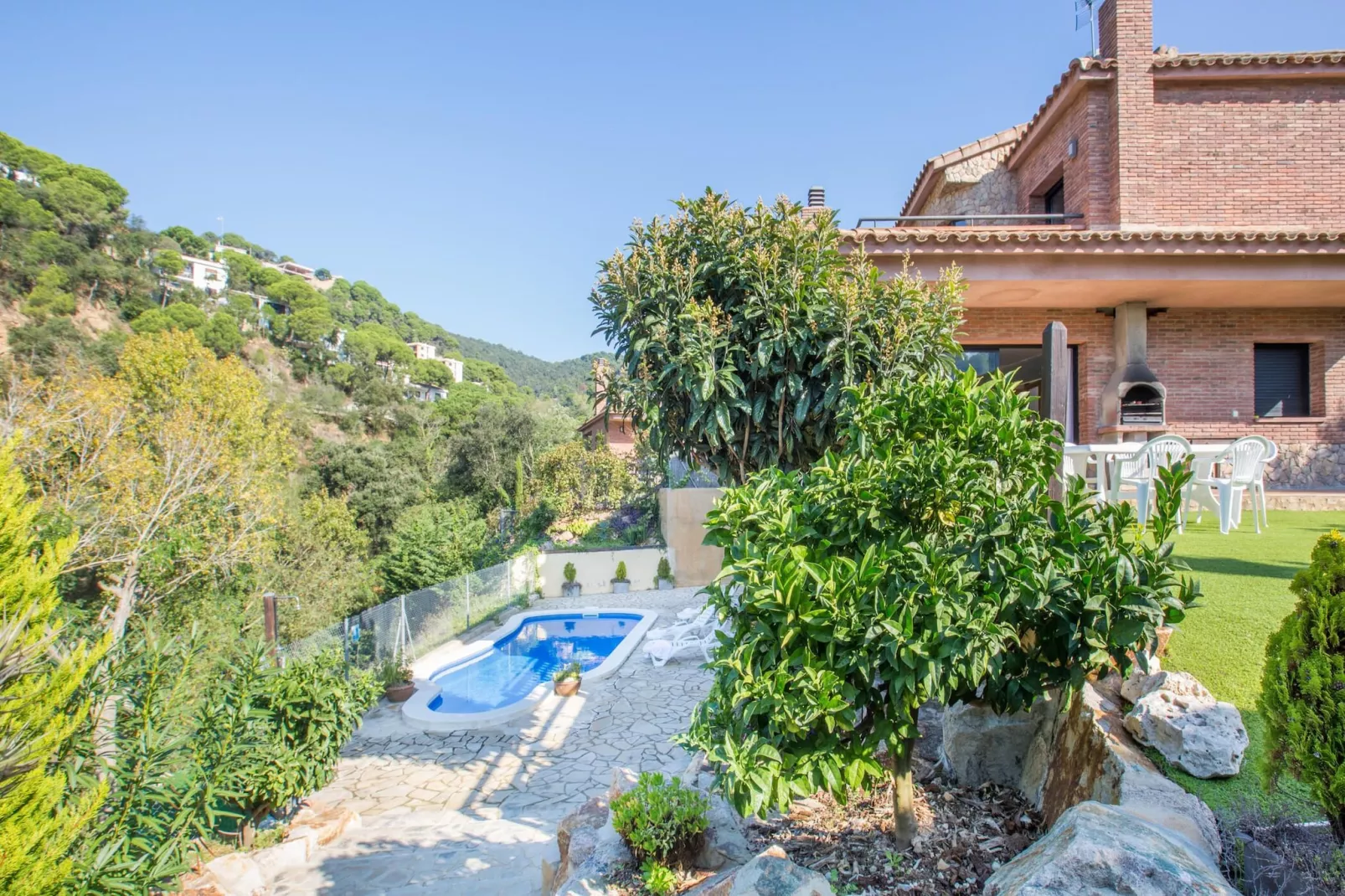 Ponent-Exterior summer