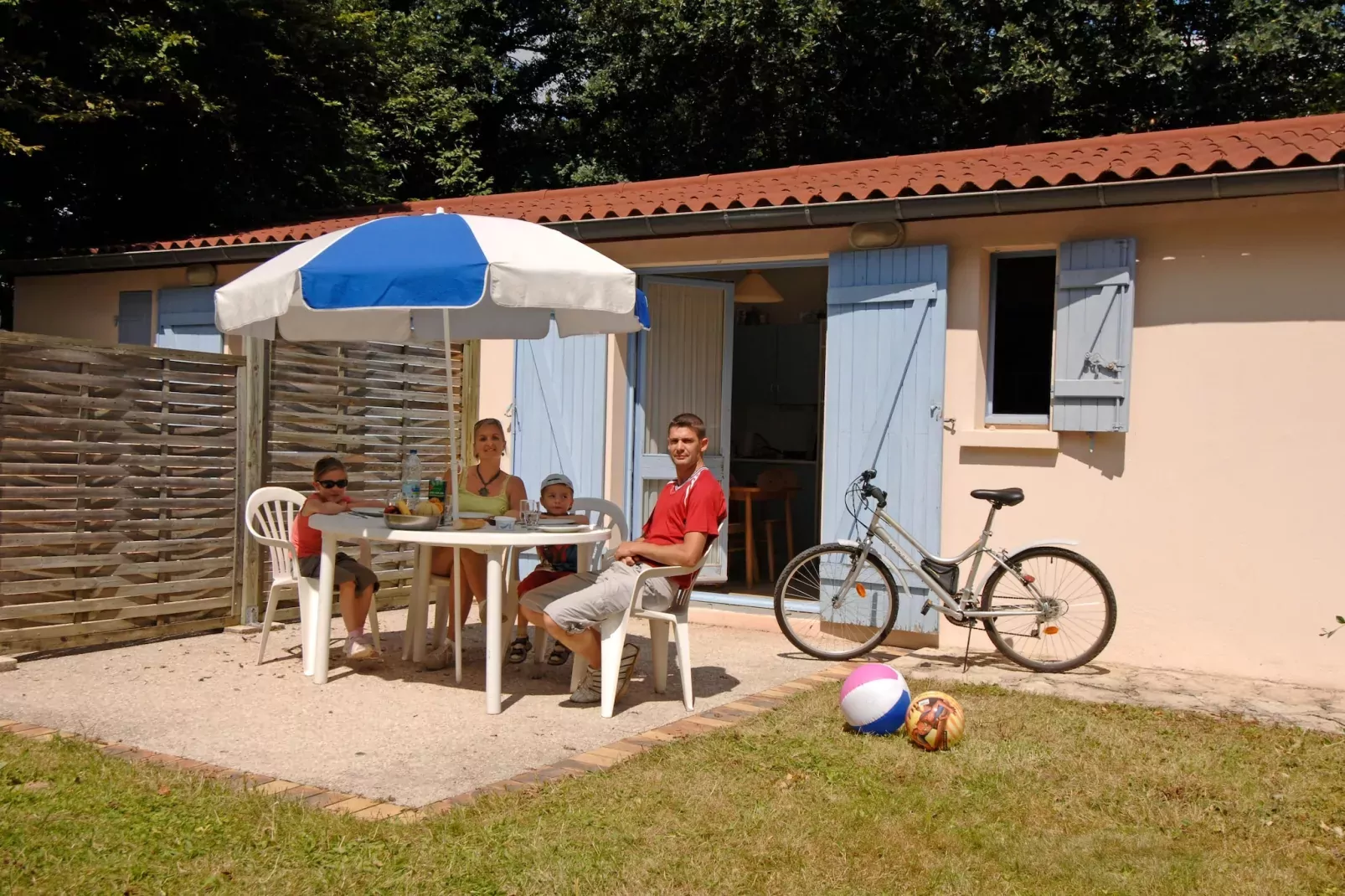 Gîte 3 Pièces 6 Personnes 1  bébé Roncière-Terrace balcony