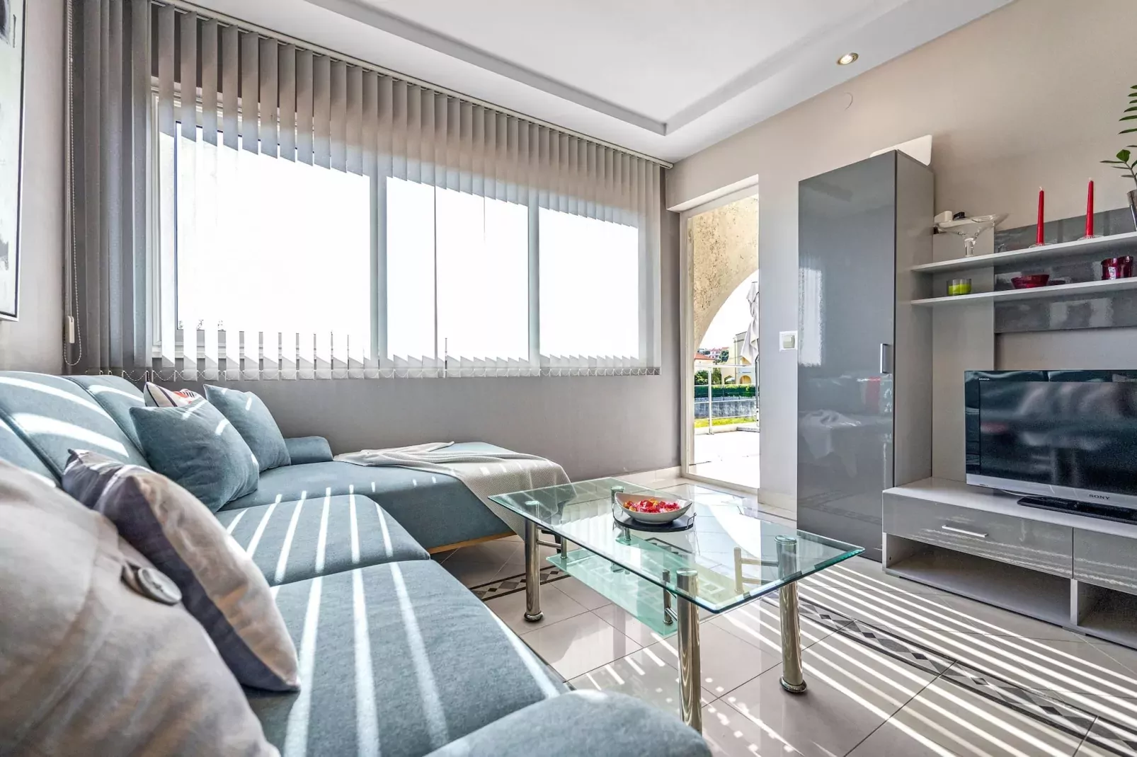 Blanka B2 - Shared Jacuzzi, Magical Garden-Living room