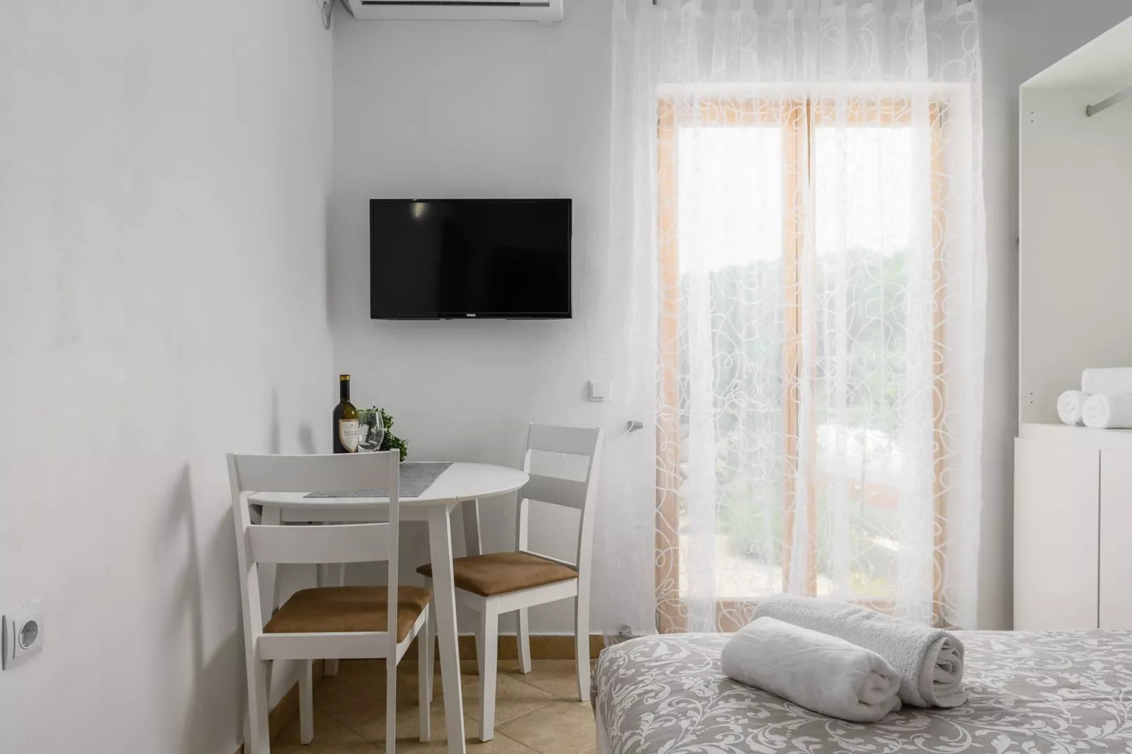 Lara 9 - Shared Pool, Sauna, Jacuzzi-Schlafzimmer