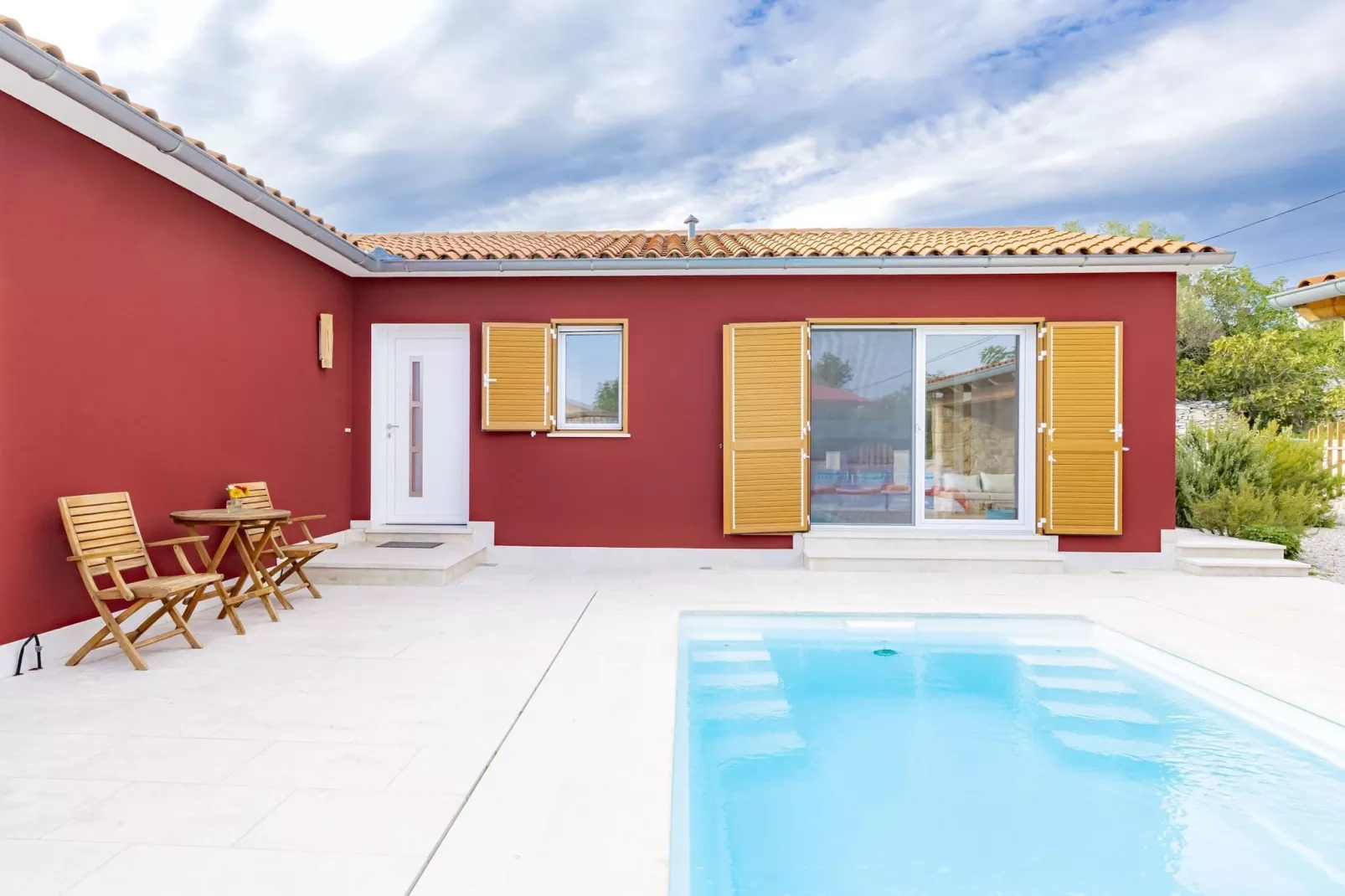 Red House Trget - Your Private Wellness-Schwimmbad
