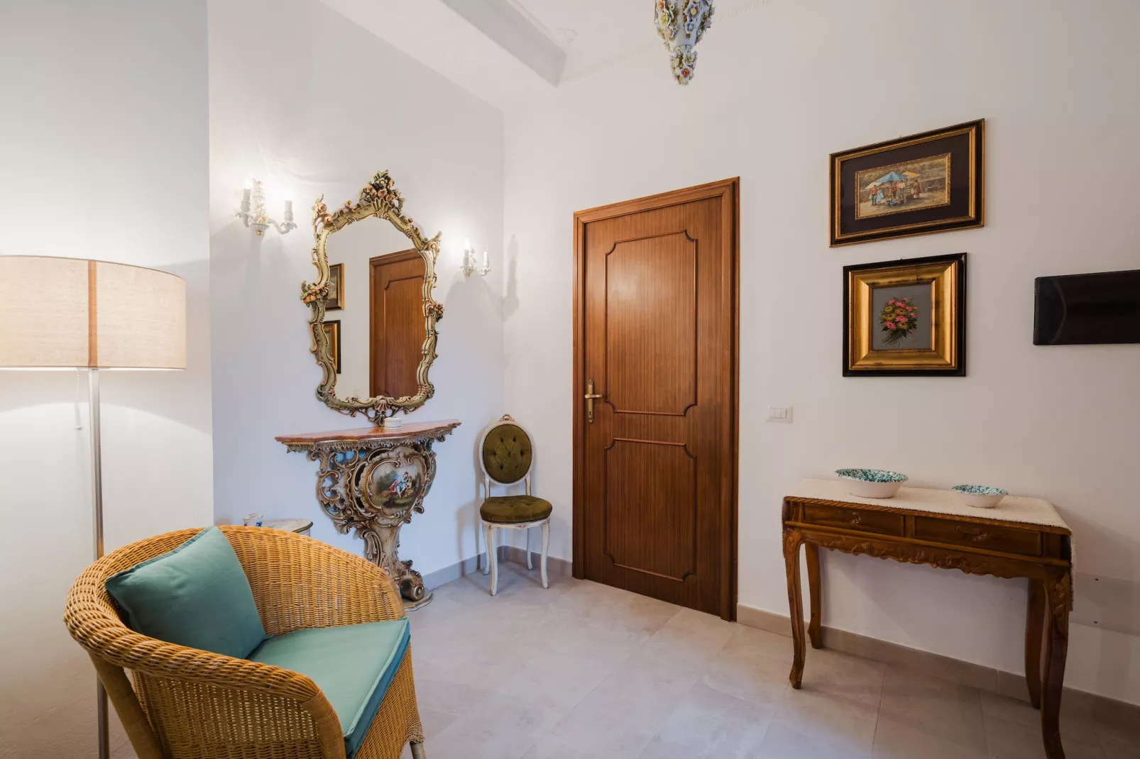 Portico delle Rose-Living room