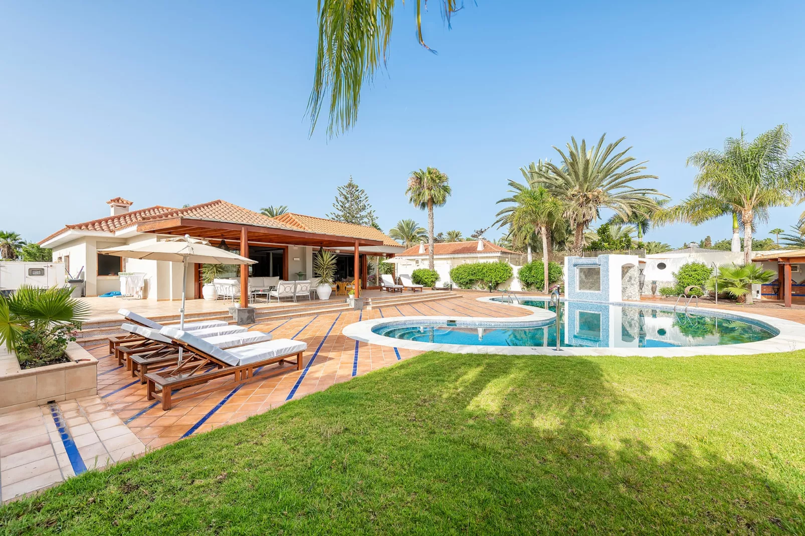 EXCLUSIVE HOME MASPALOMAS-Exterior summer