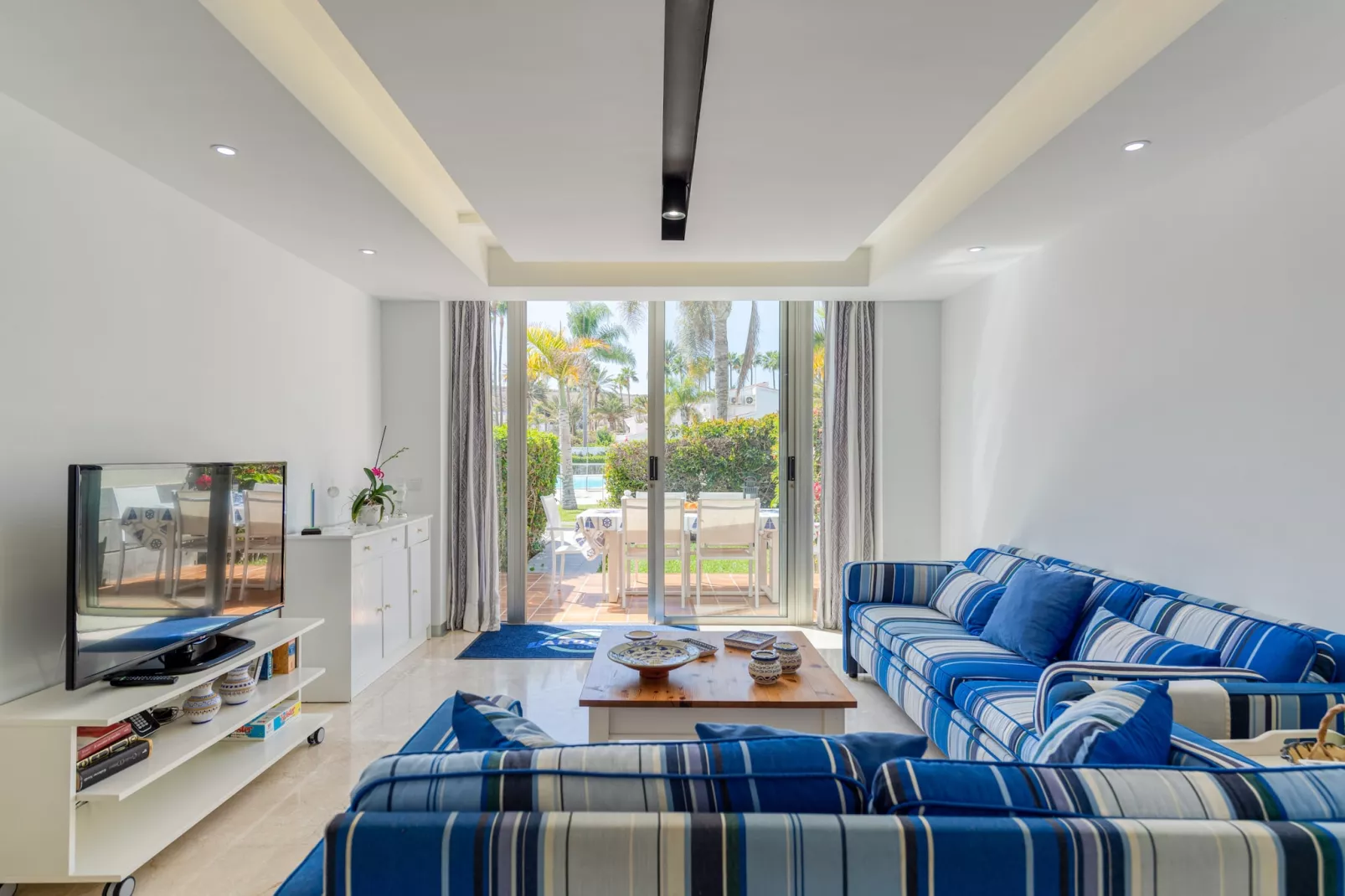 Blue Marlin 14-Living room