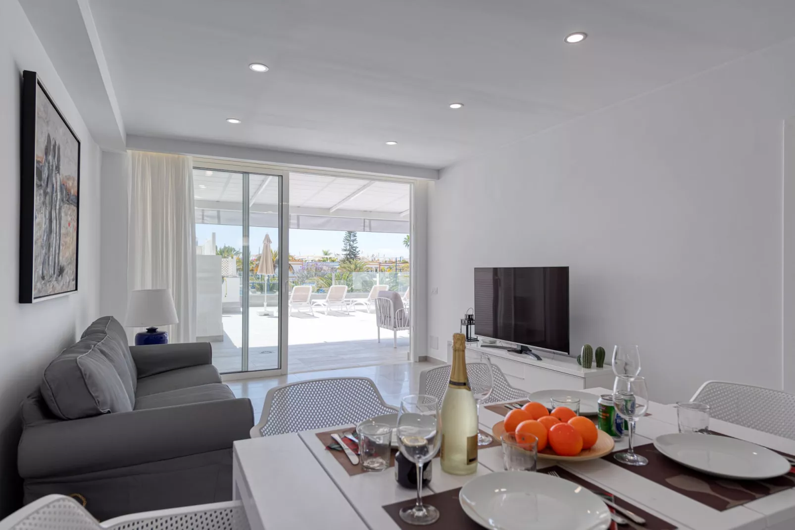 Blue Sea II-Living room