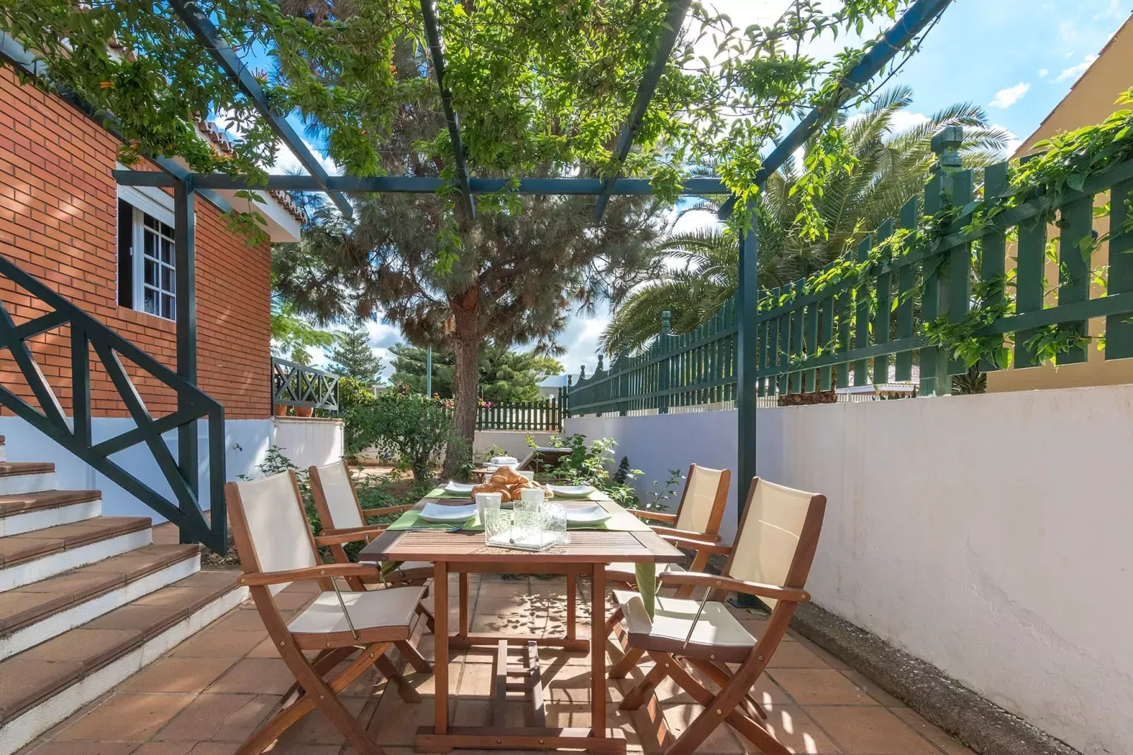 GC0181  Los Almendros-Terrace balcony