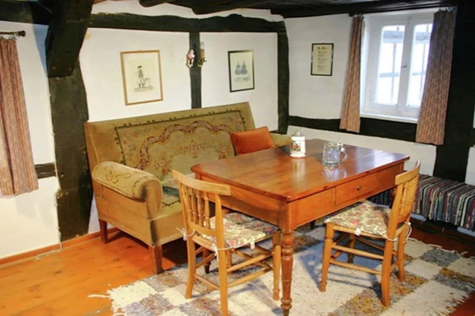 151576-Esszimmer