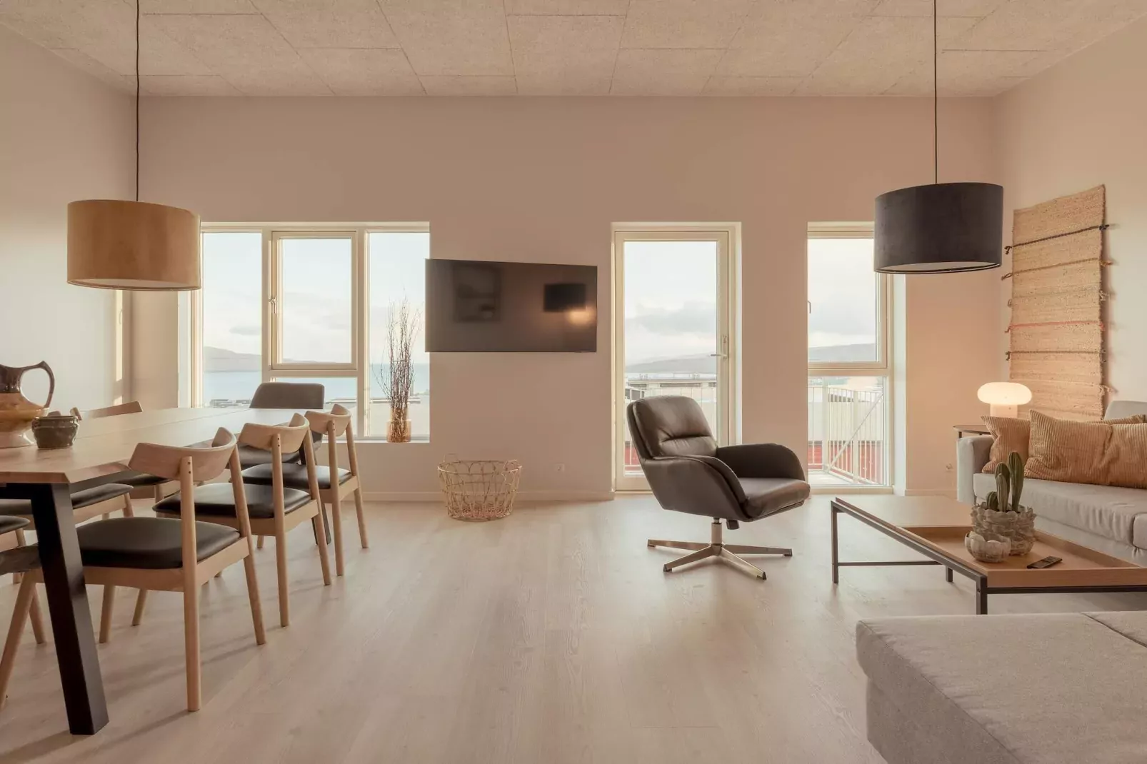 Stylish 4BR Apt in Torshavn - By Traum Ferienwohnungen-Indoor