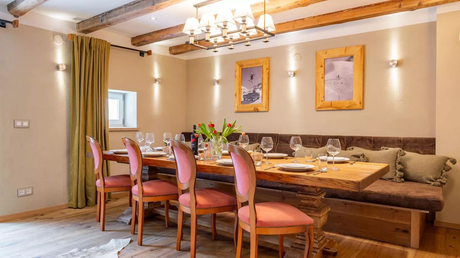 Biber Art Chalet-Dining room