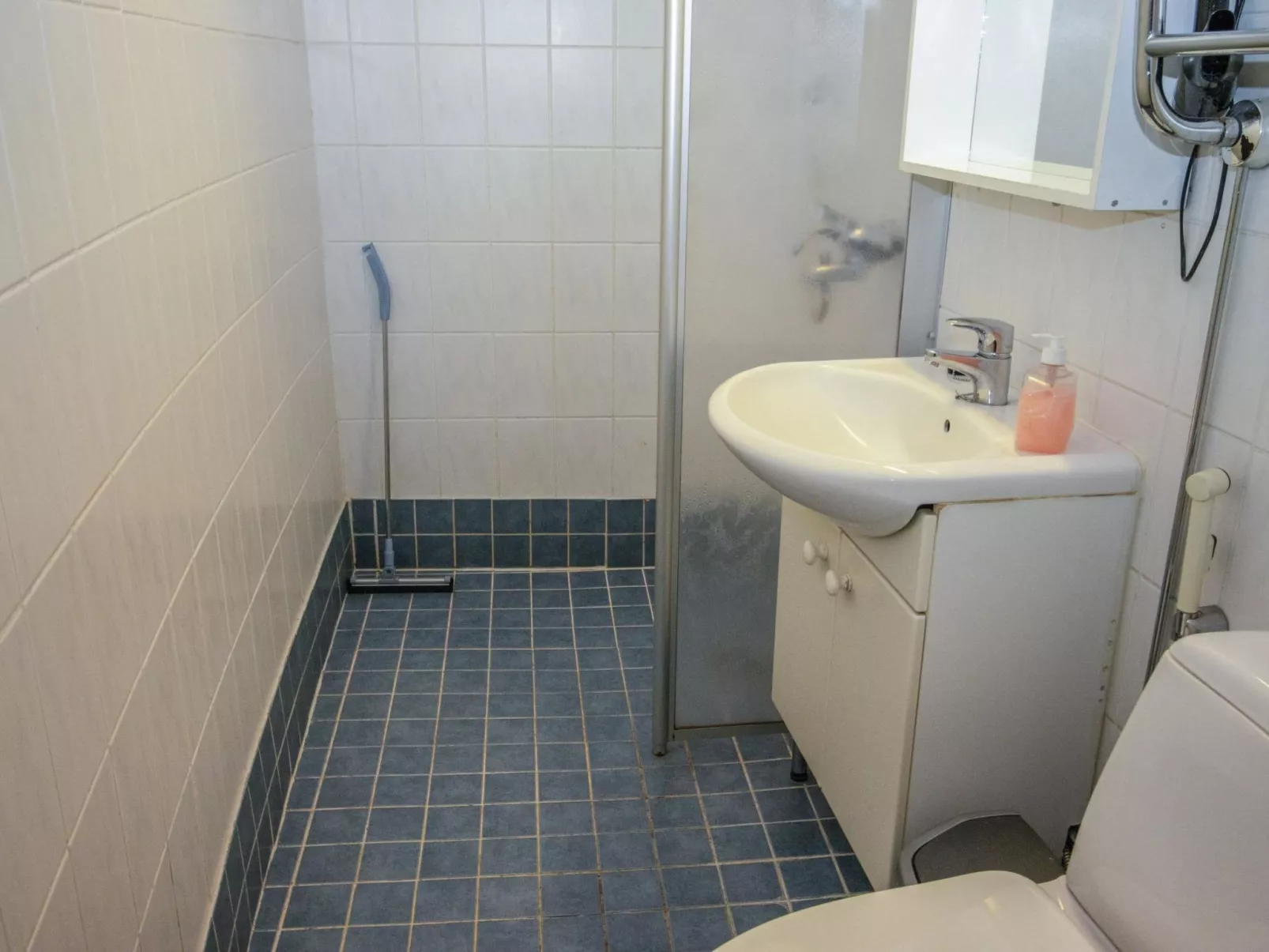 Kylpylä-hotelli, room 442-Inside