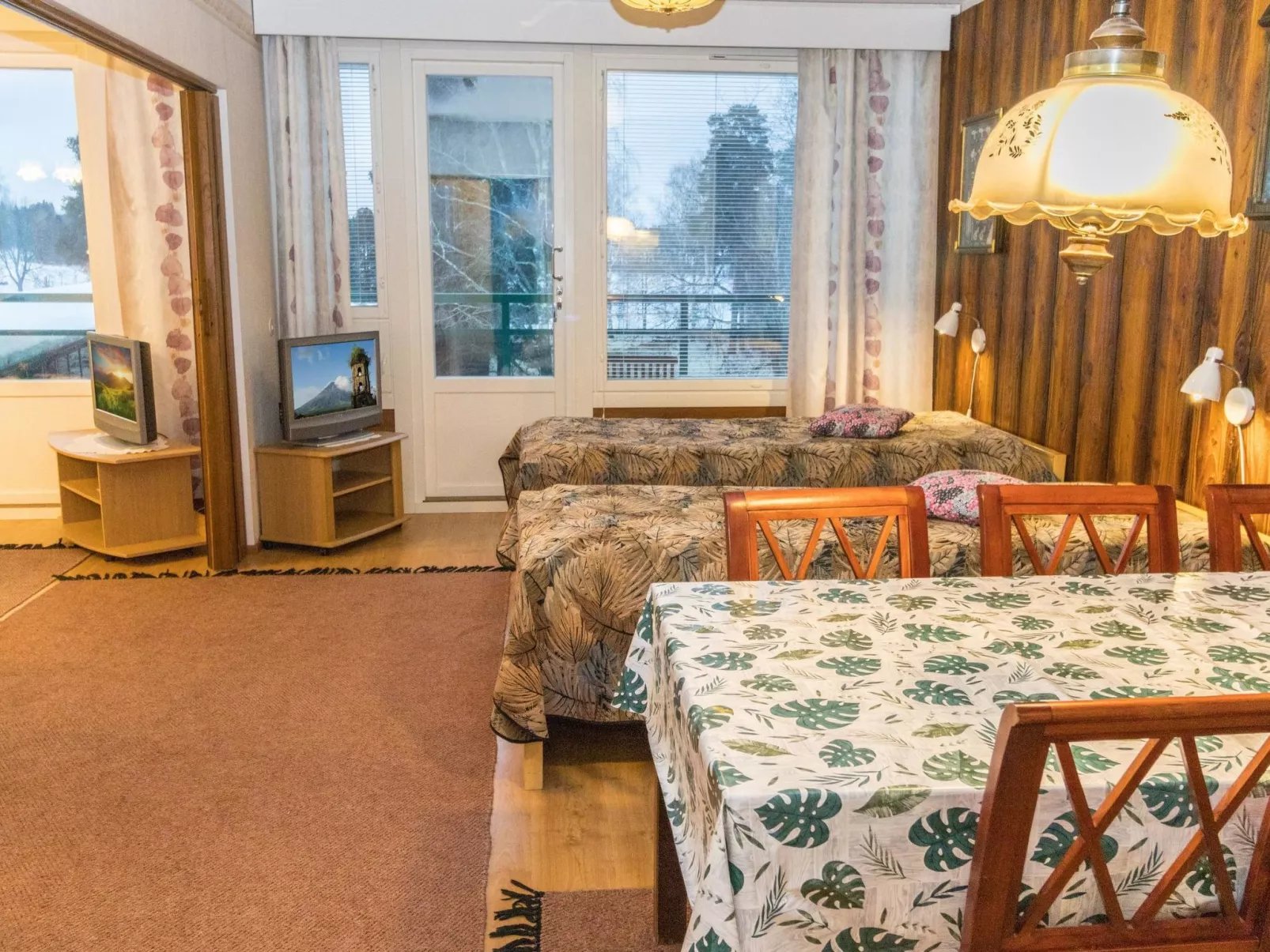 Kylpylä-hotelli, room 448-Inside