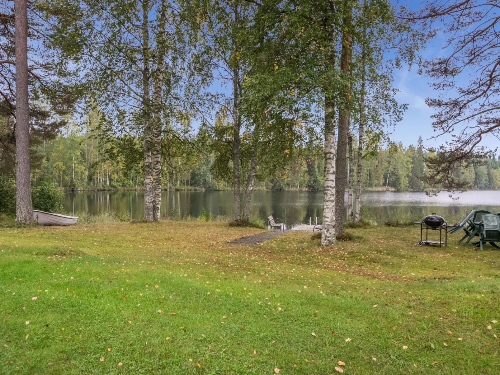 Uitonniemi, rummukkala-Outside