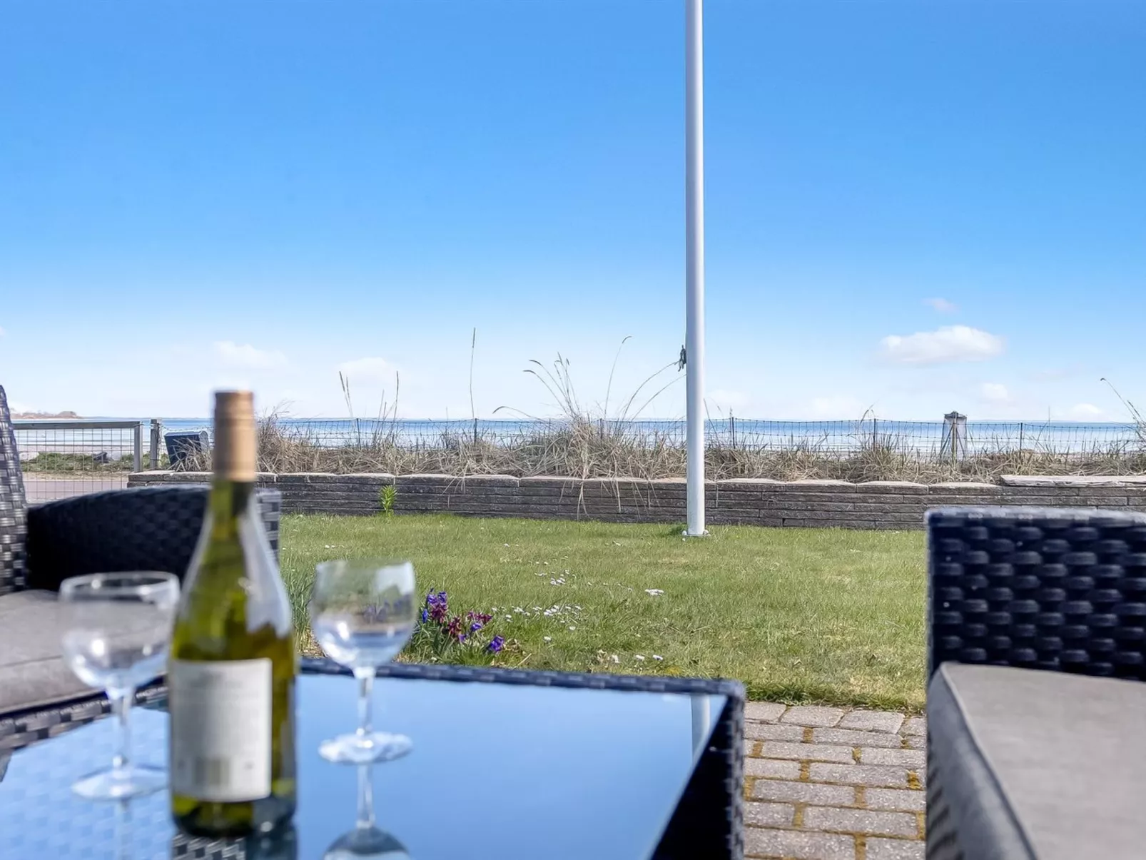 "Cornelius" - 30m from the sea-Draußen