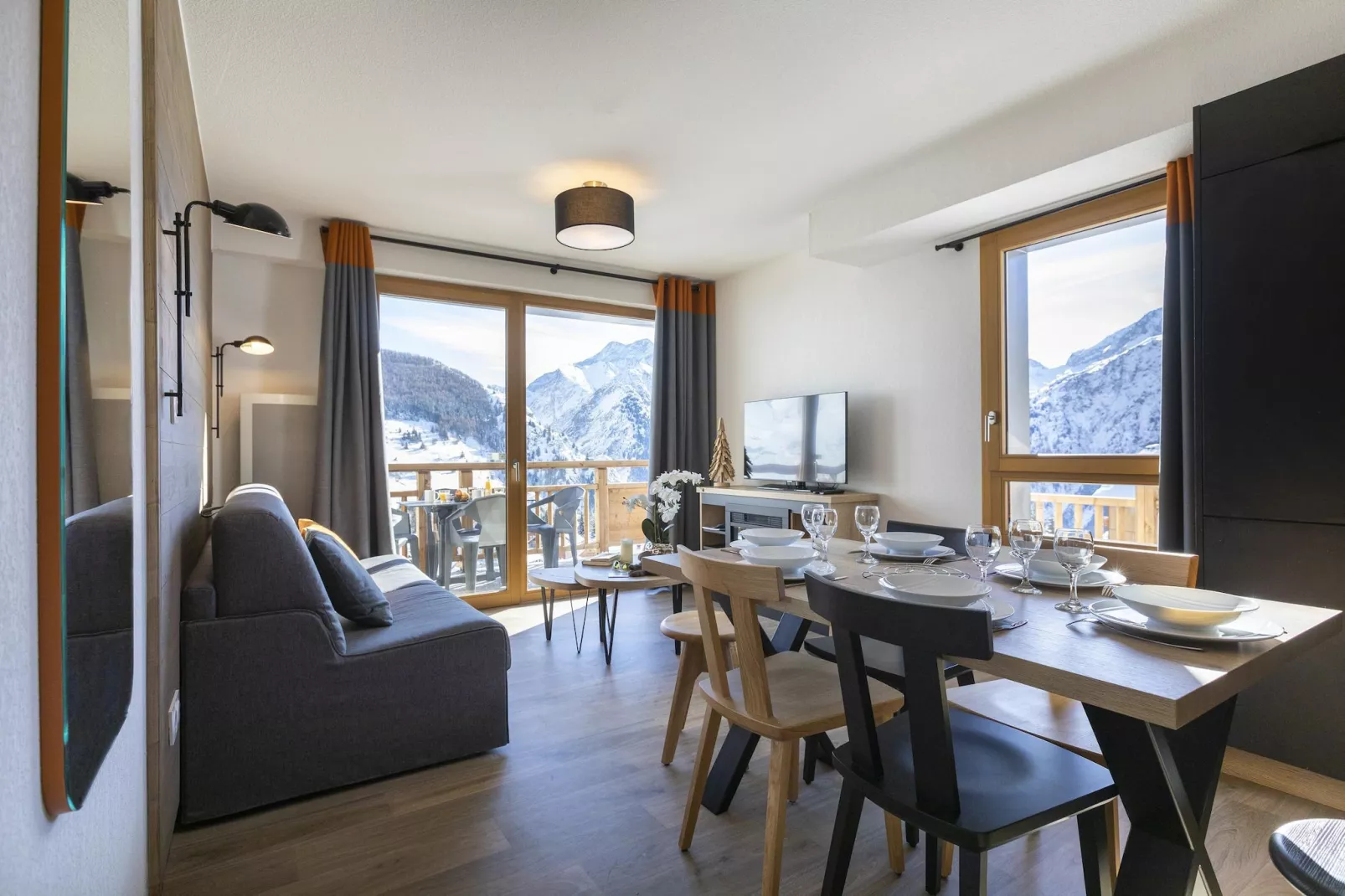 LES DEUX ALPES_S8V-Dining room