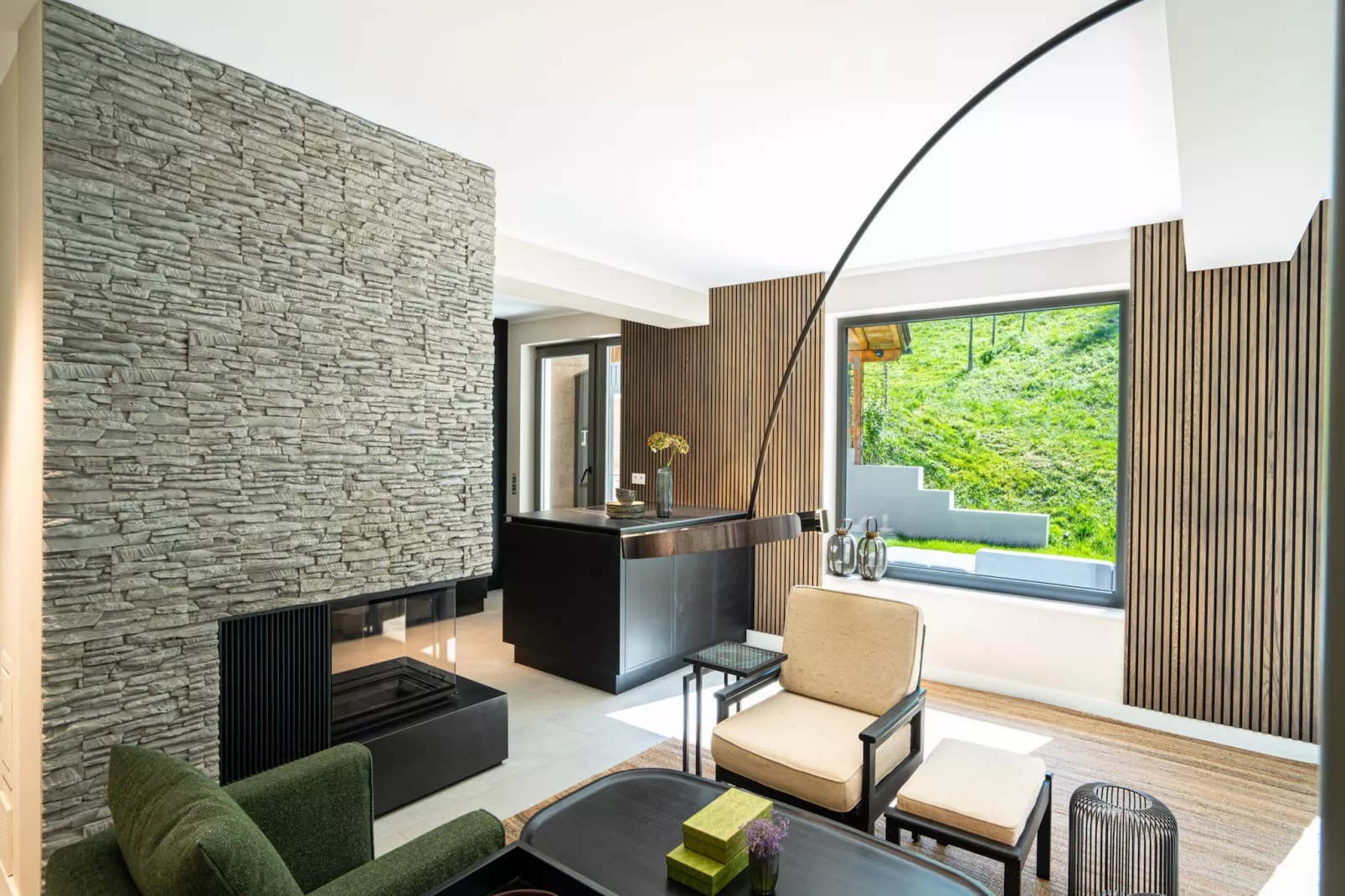Mountain Retreat B-Living room