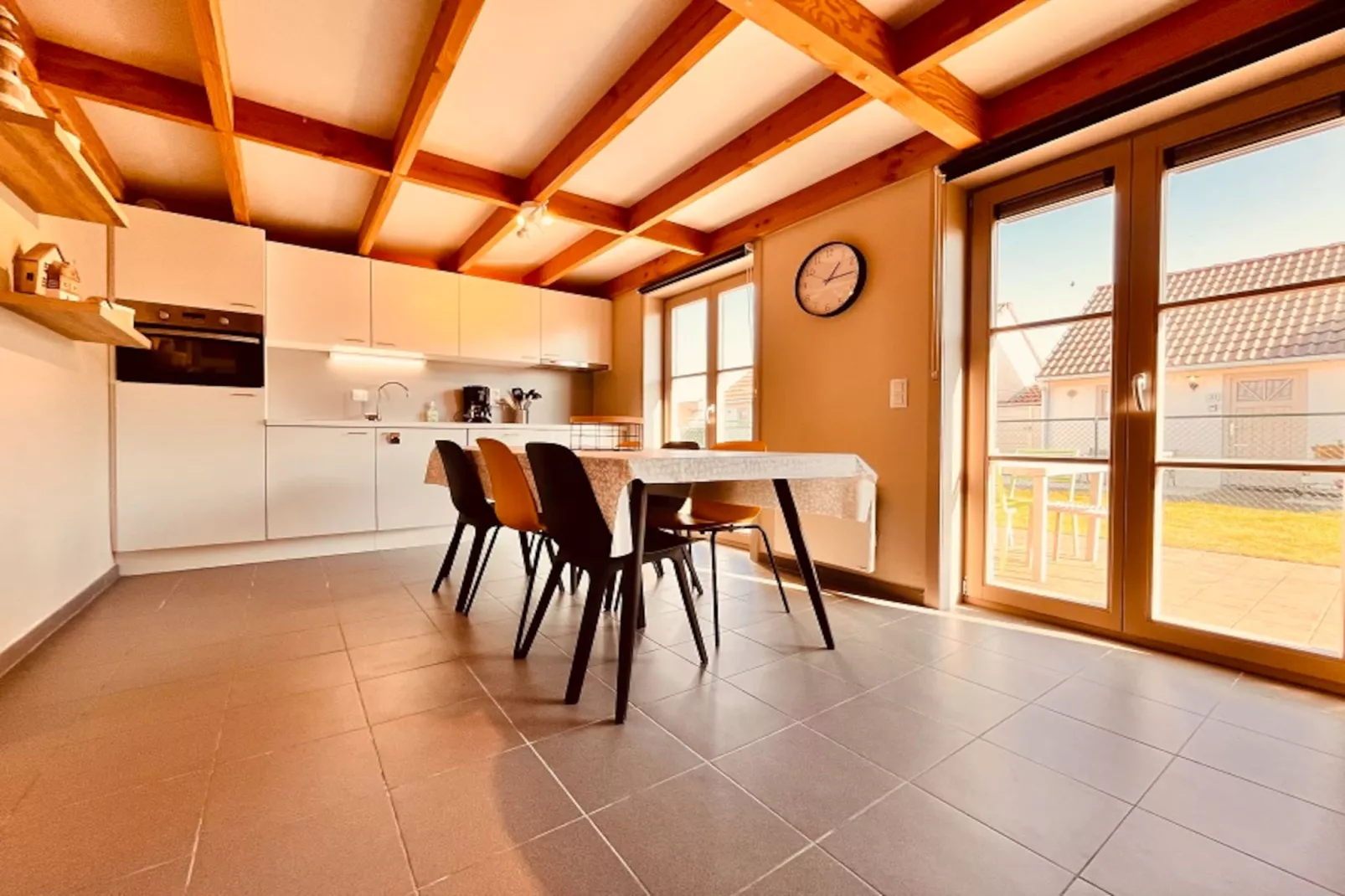 Mercatorpark Huis 28-Dining room
