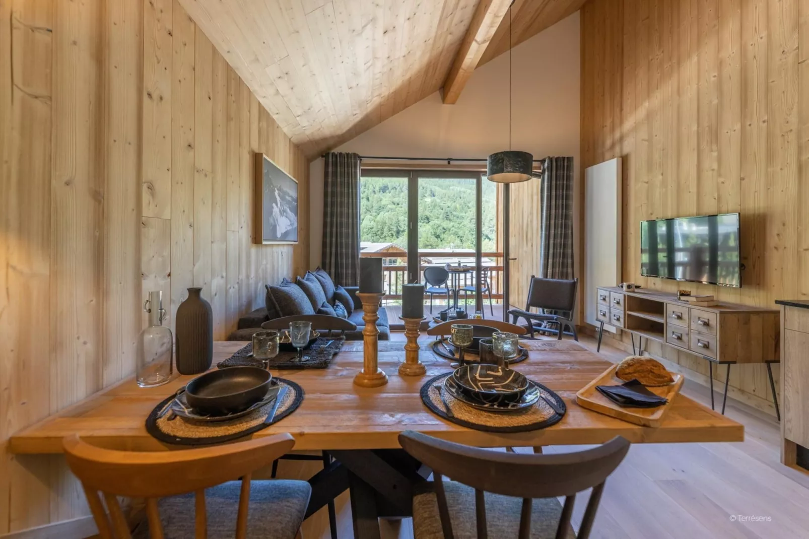 SERRE CHEVALIER Le Cristal Lodge-A26S-Dining room