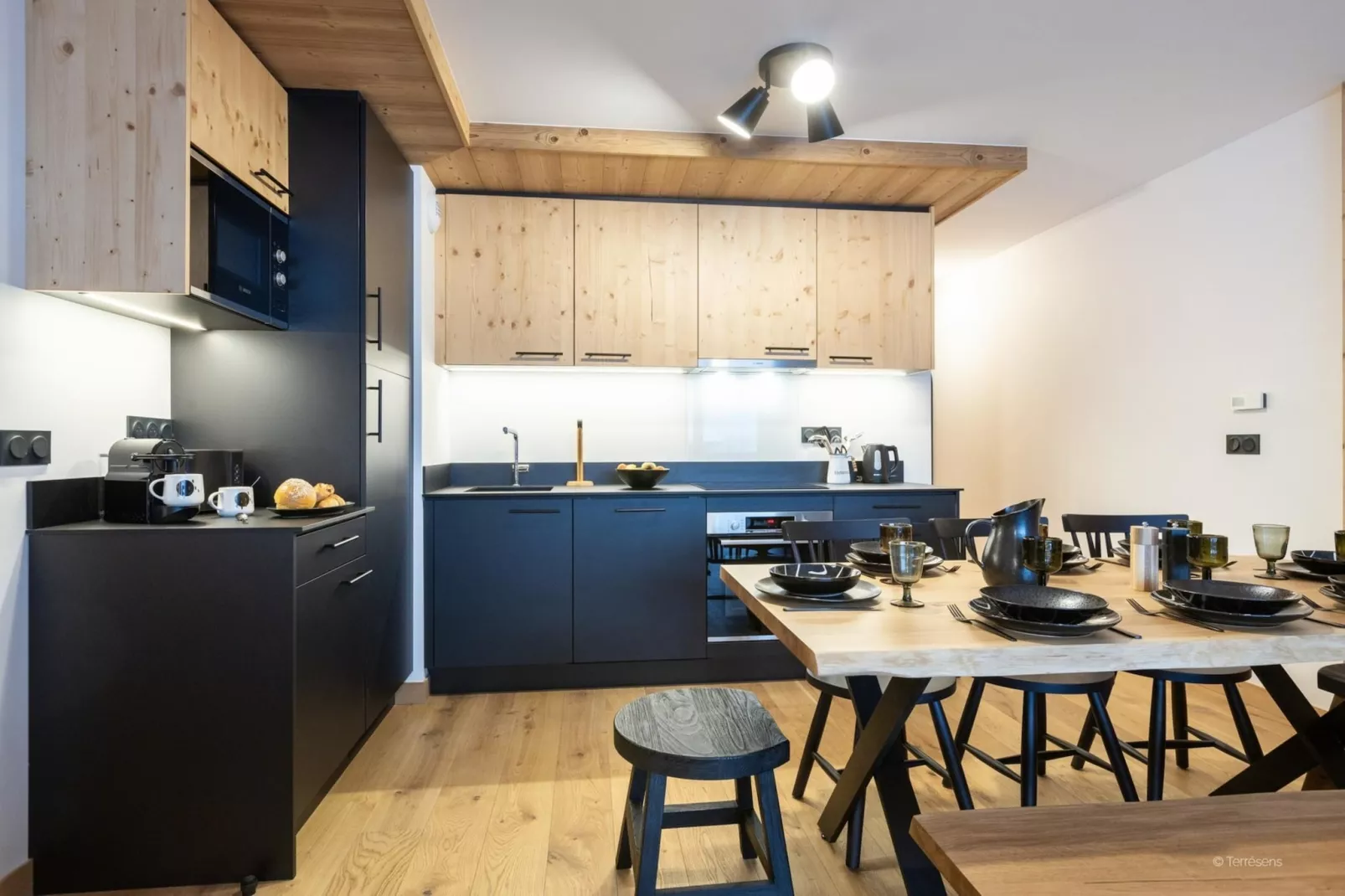 CHAPELLE DABONDANCE Le Flocon Blanc A38P-Kitchen